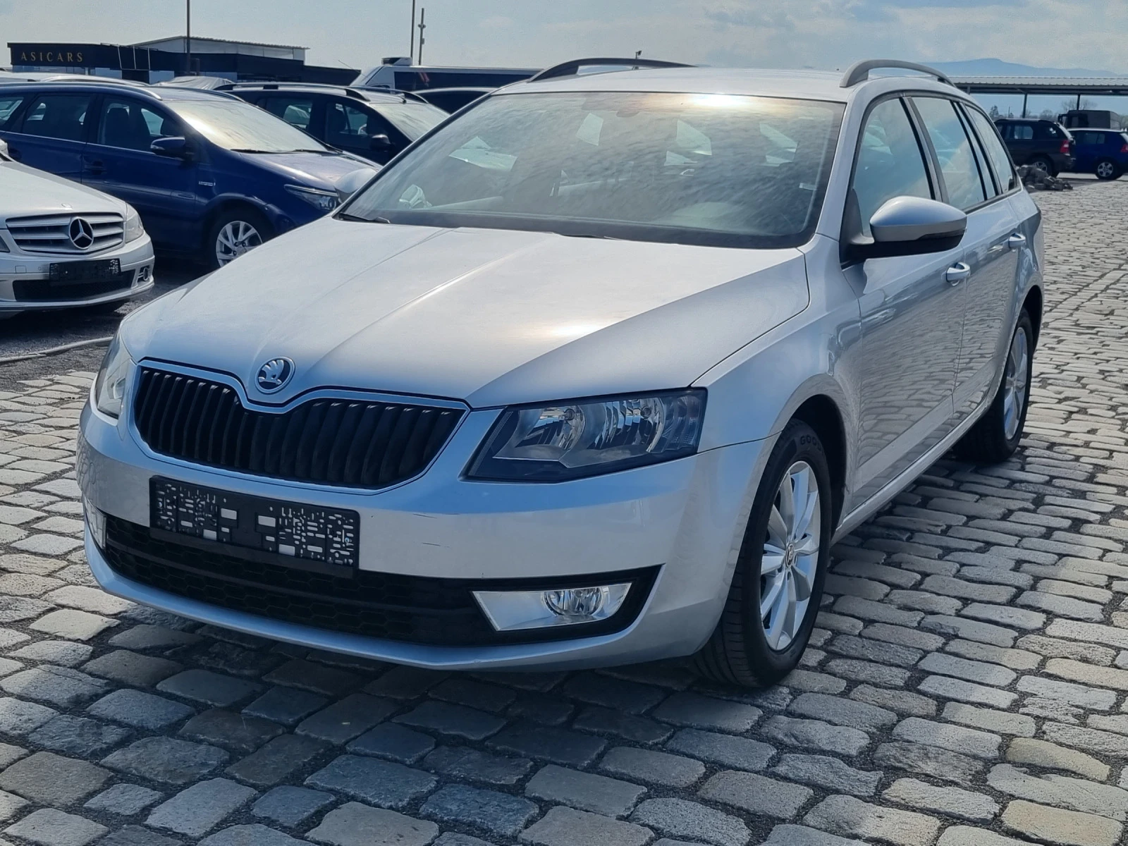 Skoda Octavia 1.6TDI 105кс NAVI ИТАЛИЯ - изображение 3