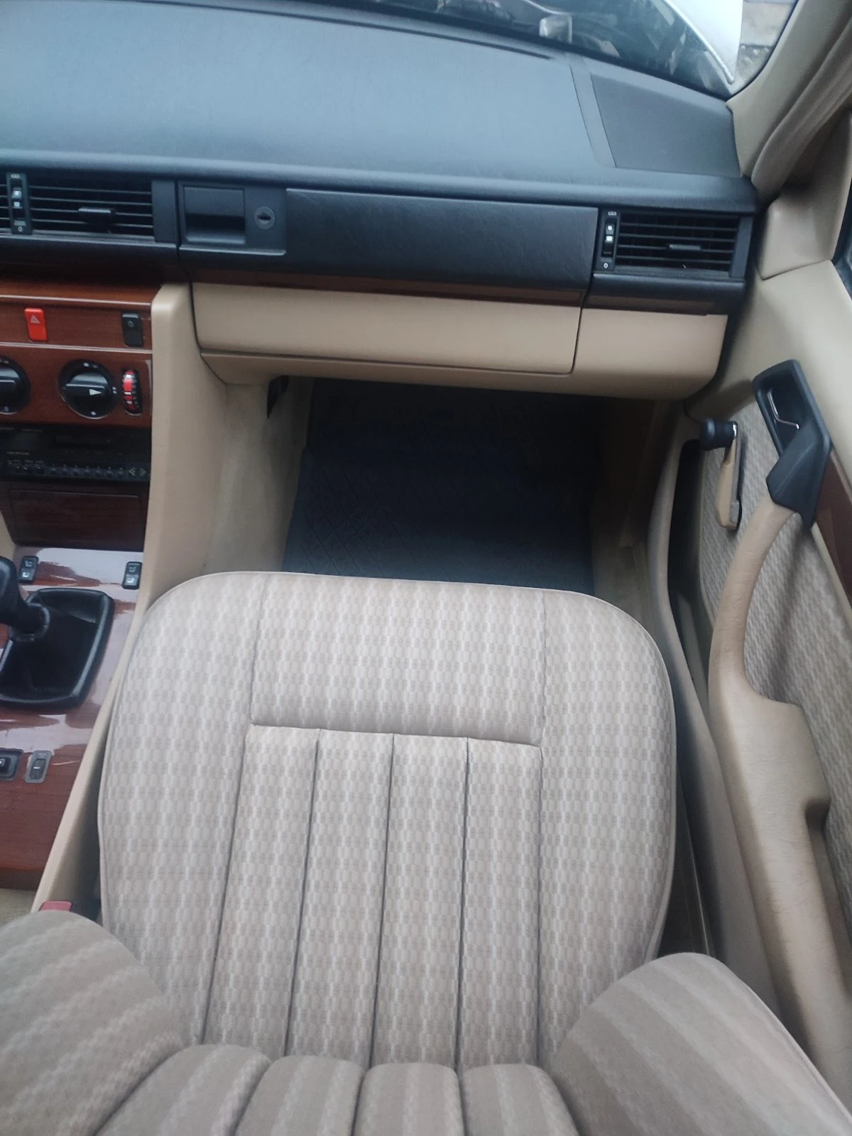 Mercedes-Benz 124  - изображение 8