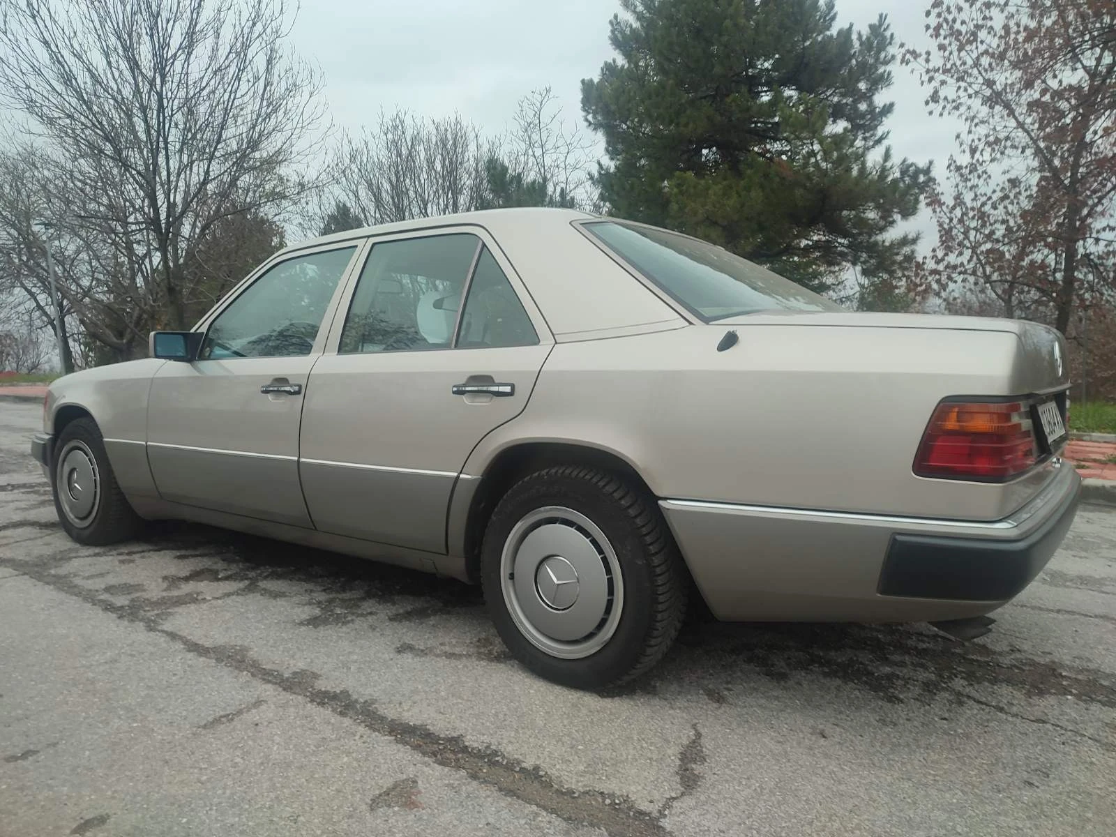 Mercedes-Benz 124  - изображение 4