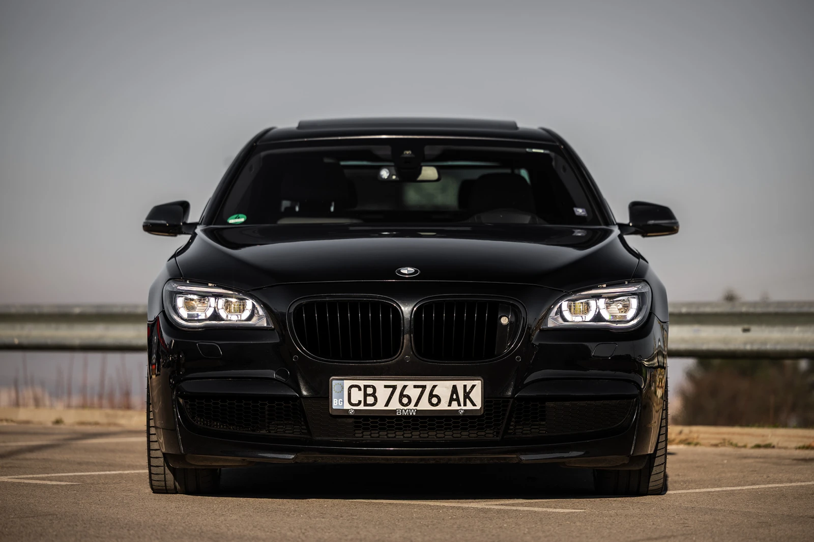 BMW 750 Фул екстри, Фейс, М пакет - изображение 2