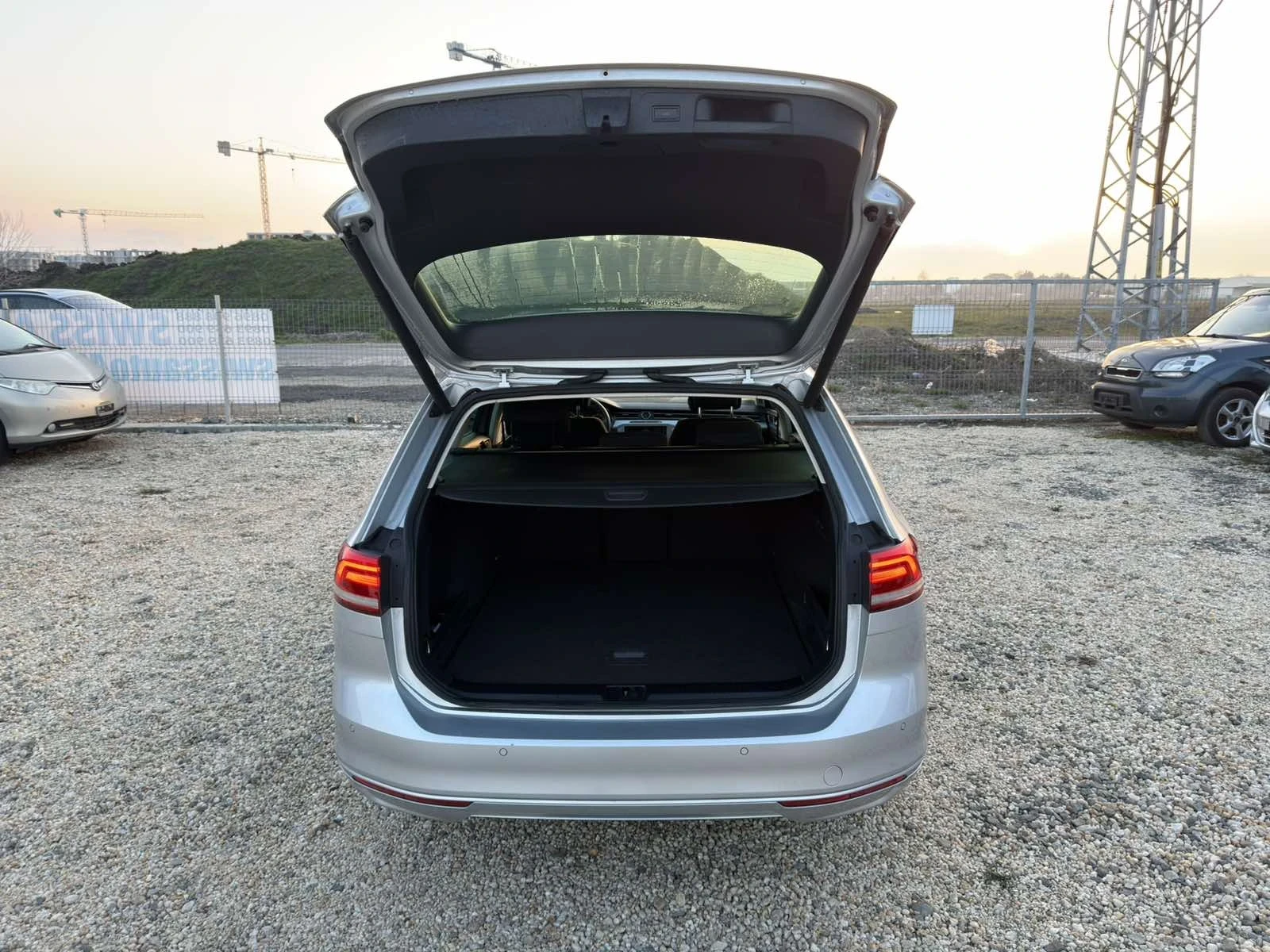 VW Passat 2.0 TDI FACE, снимка 8 - Автомобили и джипове - 53716367