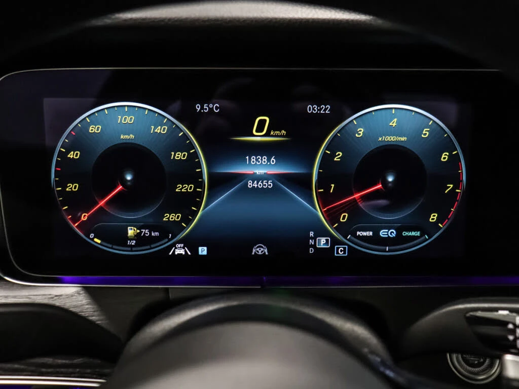 Mercedes-Benz E 450 4MATIC* BURMESTER* 360* DISTRONIC* PANO, снимка 8 - Автомобили и джипове - 53814751