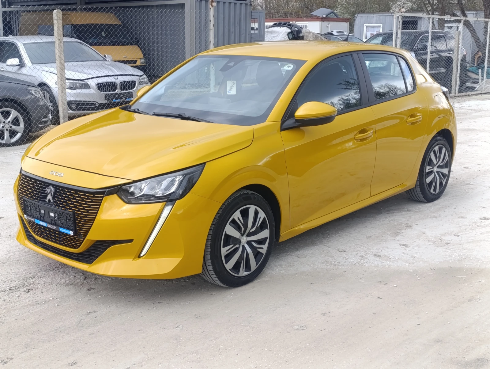 Peugeot 208 1, 2 i, снимка 1 - Автомобили и джипове - 54419421