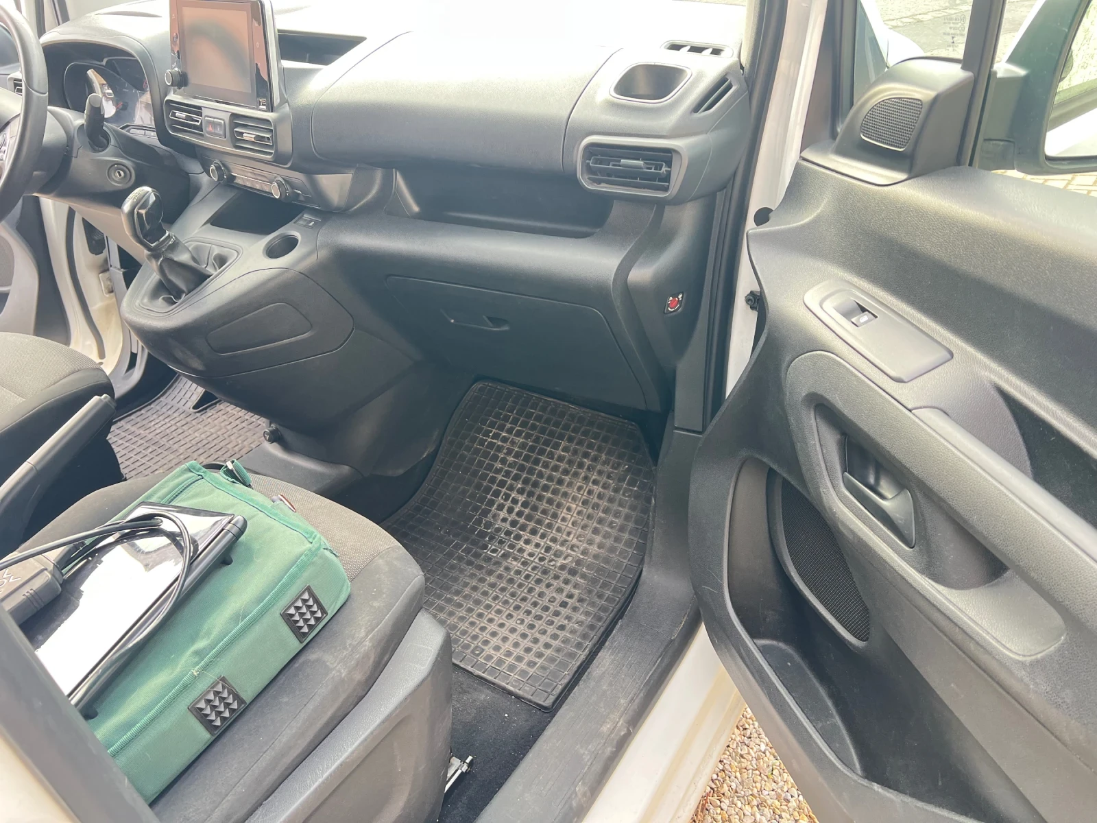 Opel Combo Opel Combo E Cargo 1.5 Diesel Maxi, снимка 8 - Автомобили и джипове - 54470465