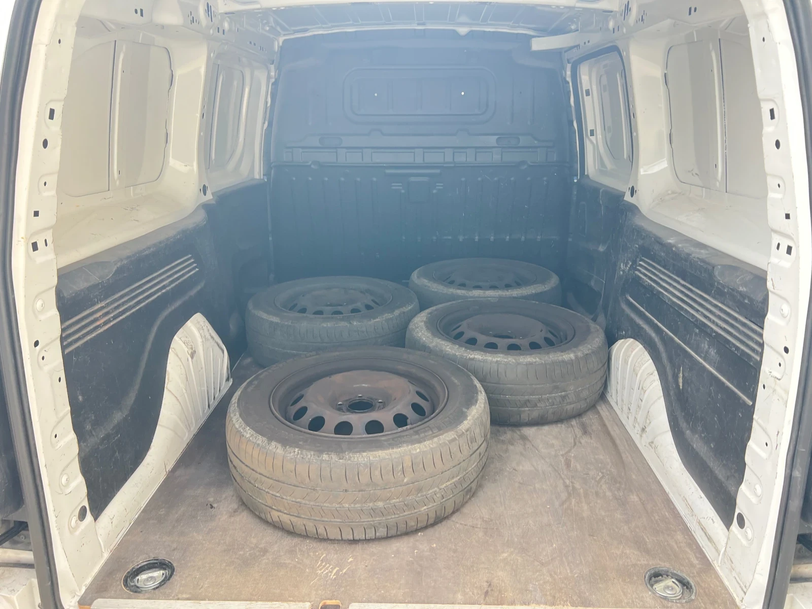 Opel Combo Opel Combo E Cargo 1.5 Diesel Maxi, снимка 14 - Автомобили и джипове - 54470465