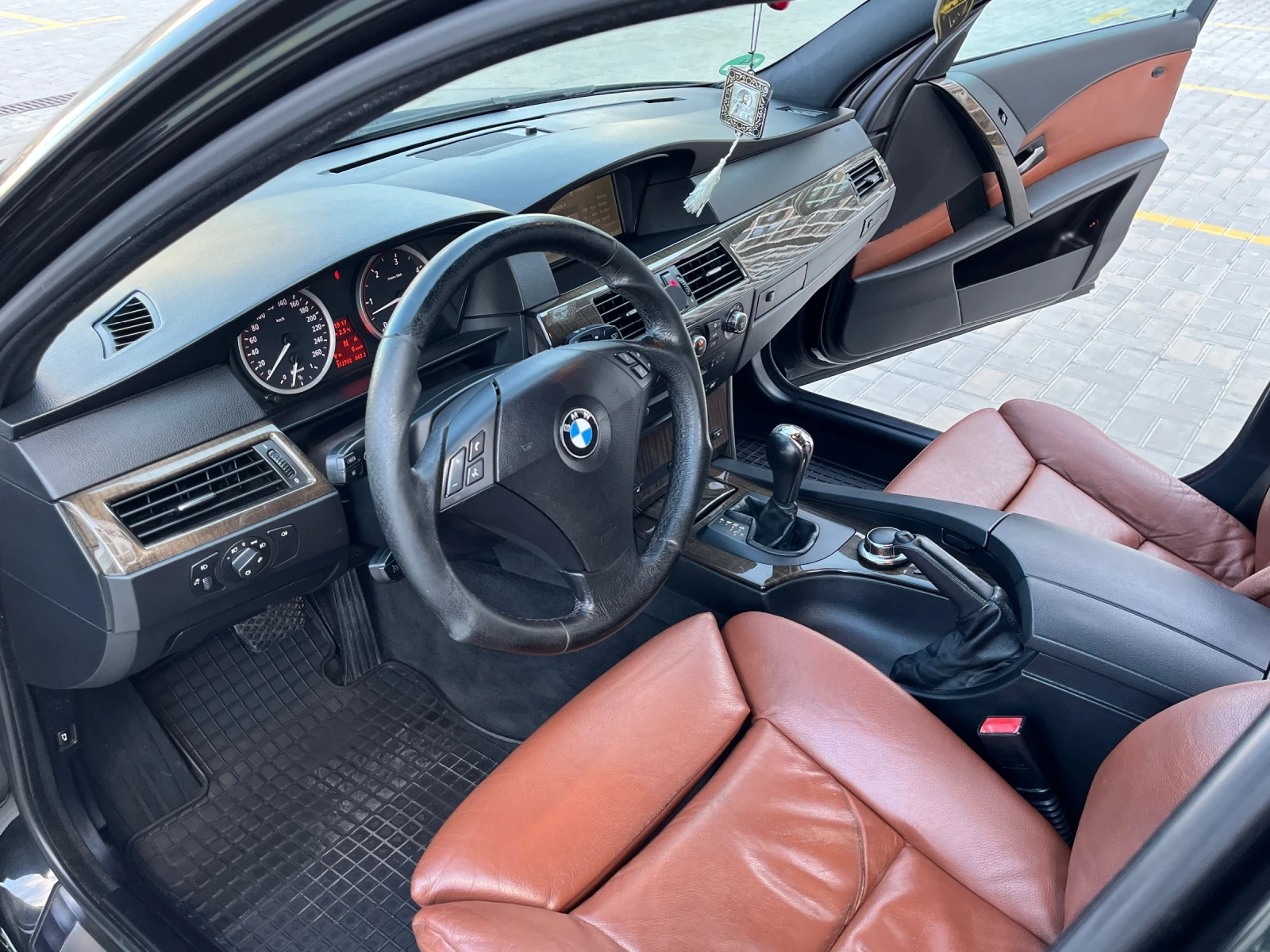 BMW 530 3.0D/231/2007/MPACKET, снимка 11 - Автомобили и джипове - 55073051
