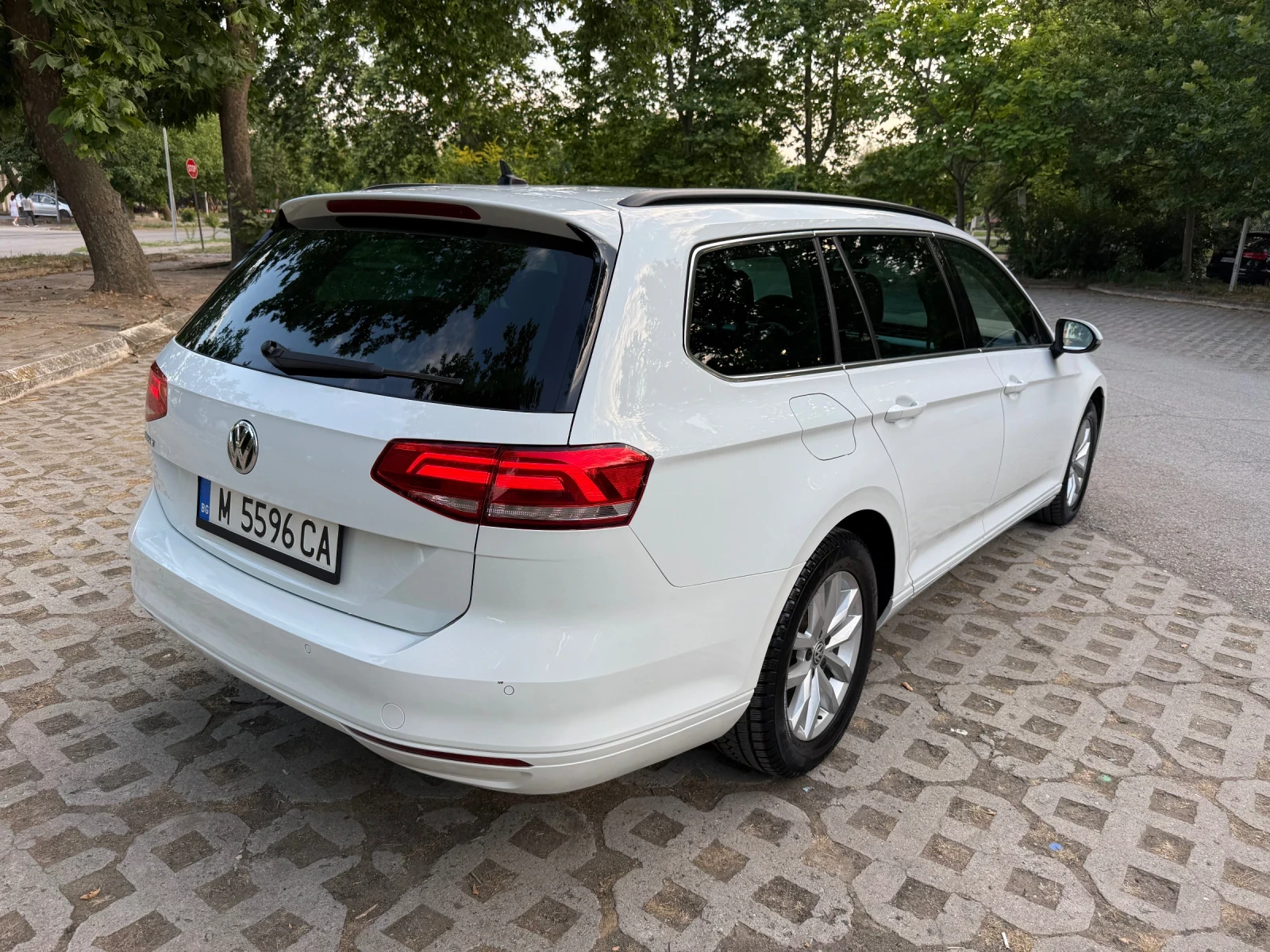 VW Passat 2.0TDI ЛИЗИНГ, снимка 8 - Автомобили и джипове - 55155467