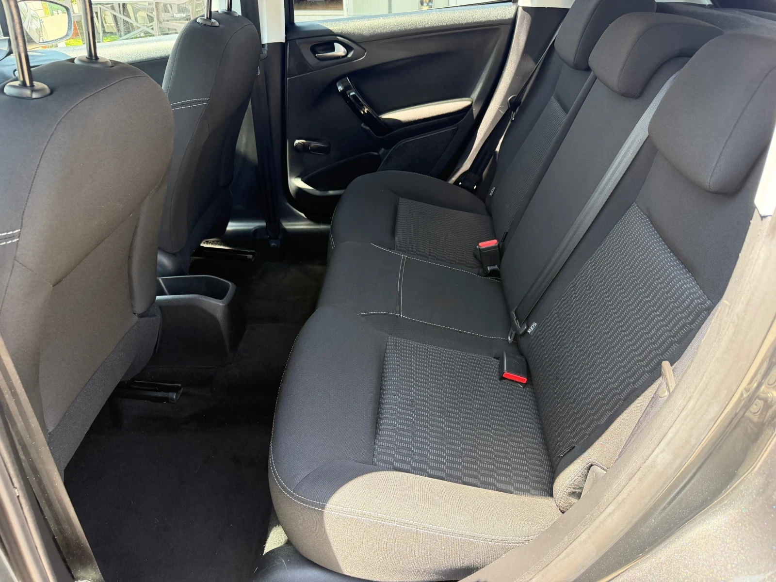 Peugeot 208 1.6d/100hp/NAVI/EVRO6/, снимка 11 - Автомобили и джипове - 55610929