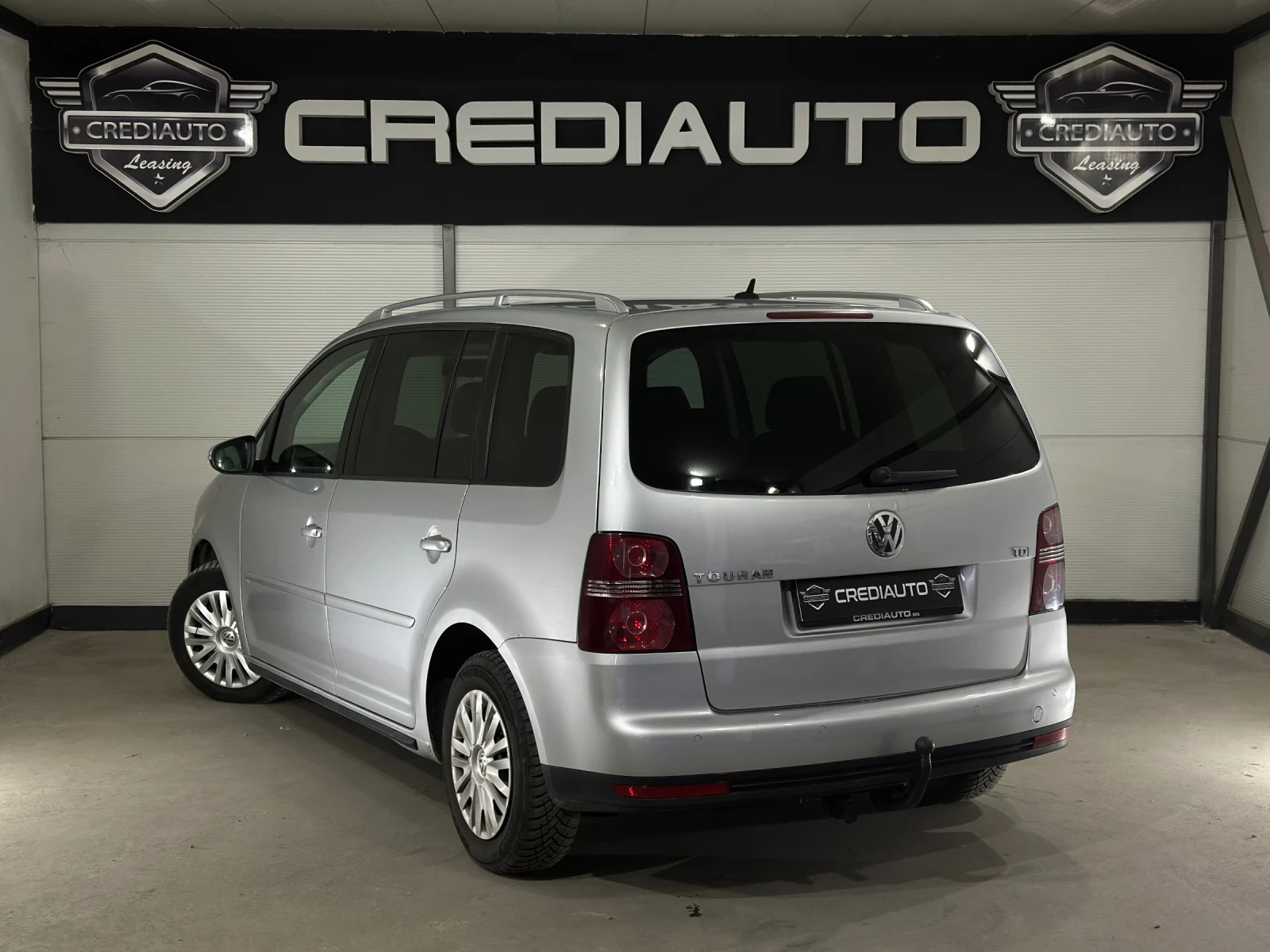 VW Touran 1.9TDI AUTO, снимка 4 - Автомобили и джипове - 56410105