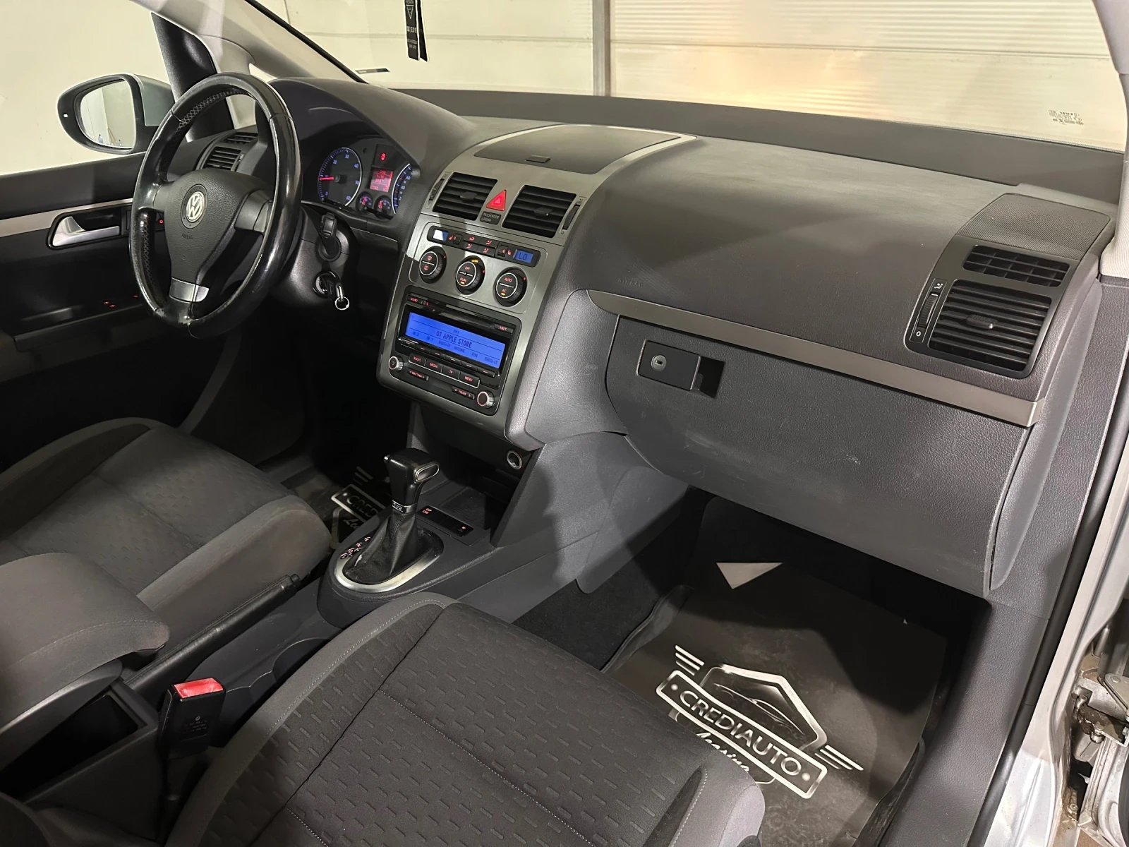 VW Touran 1.9TDI AUTO, снимка 9 - Автомобили и джипове - 56410105