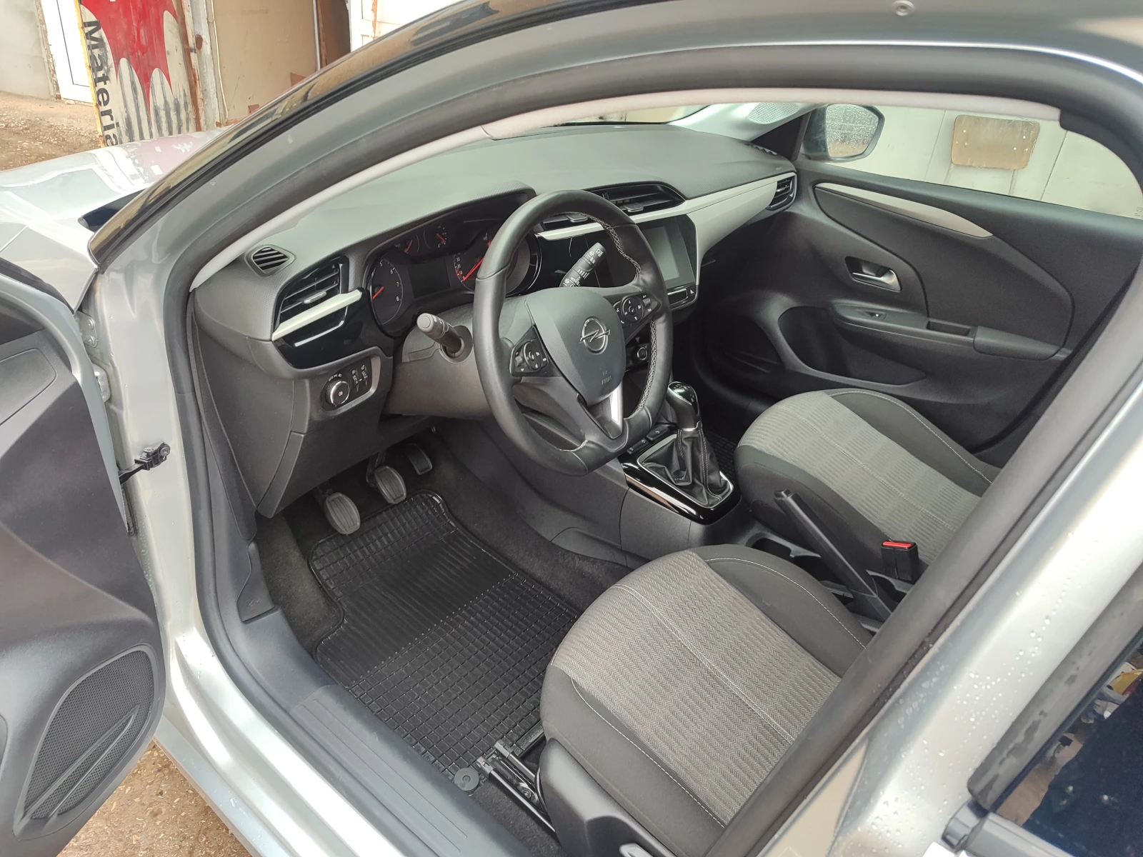 Opel Corsa 1.2, снимка 15 - Автомобили и джипове - 56471161