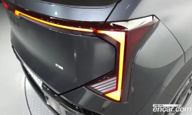 Kia Seltos Gasoline 1.6T 2WD Signature X Line, снимка 9