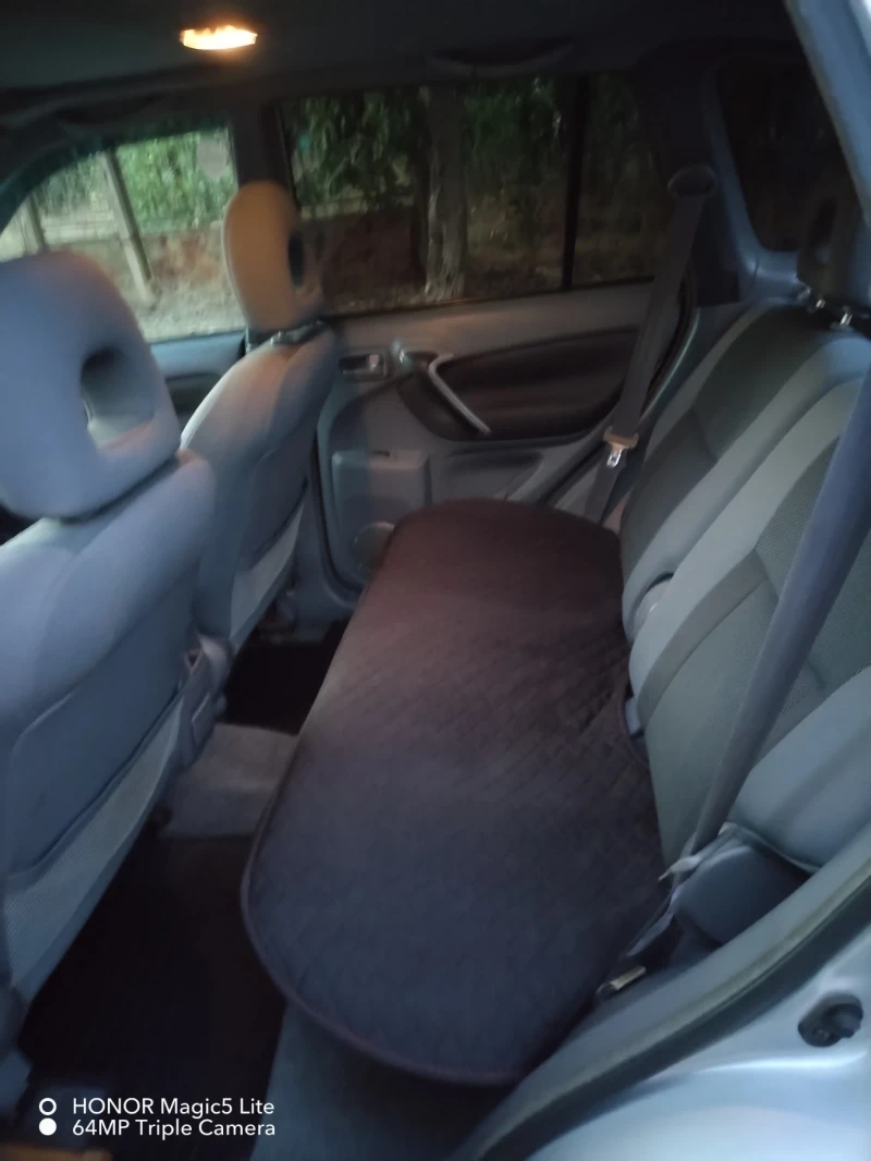 Toyota Rav4, снимка 6 - Автомобили и джипове - 52429453