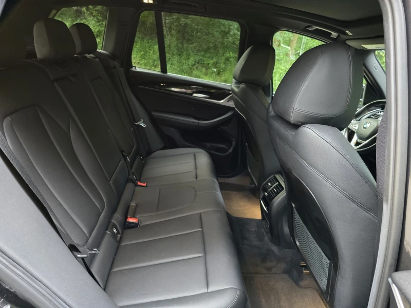 BMW X3 xDrive30i/360 Камери/X-Line, снимка 11 - Автомобили и джипове - 52665530