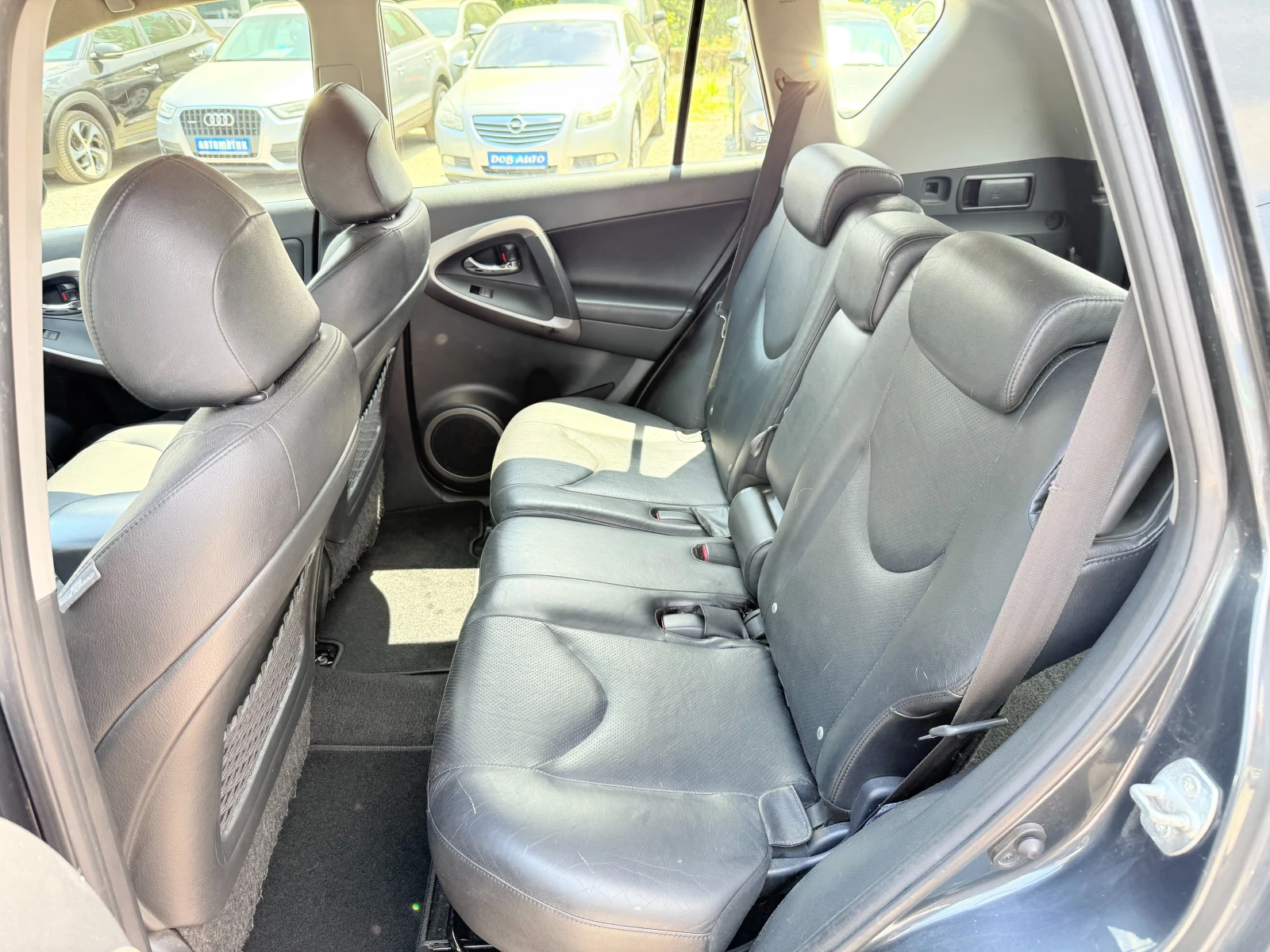 Toyota Rav4 2.2D-4D-136-4X4 КОЖА-ПОДГРЕВ-КЛИМАТРОНИК-КЕЙЛЕС - изображение 10
