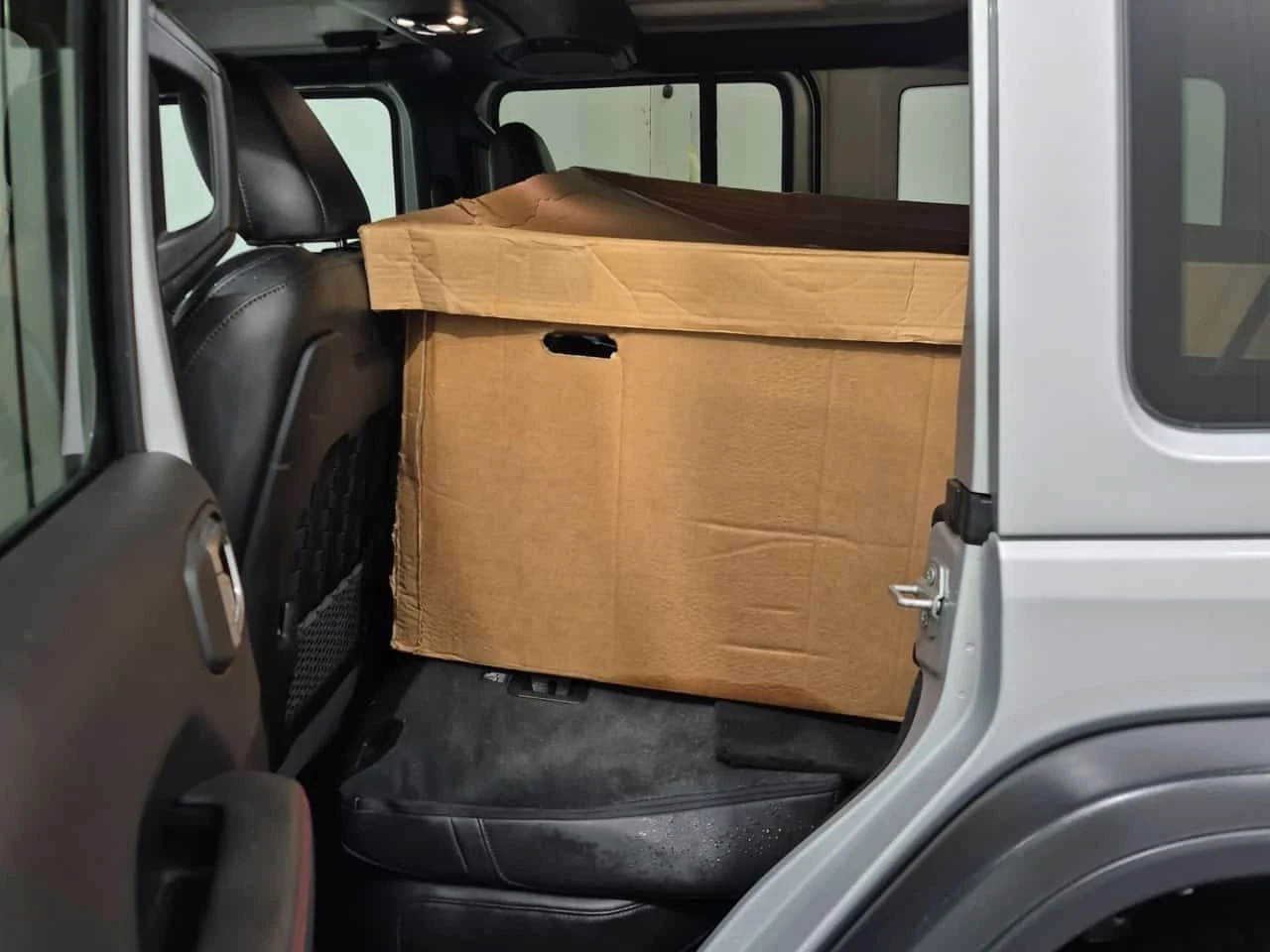 Jeep Wrangler RUBICON * ���� ���������� * ��� ��������� * CARFAX | Mobile.bg � ����������� 11