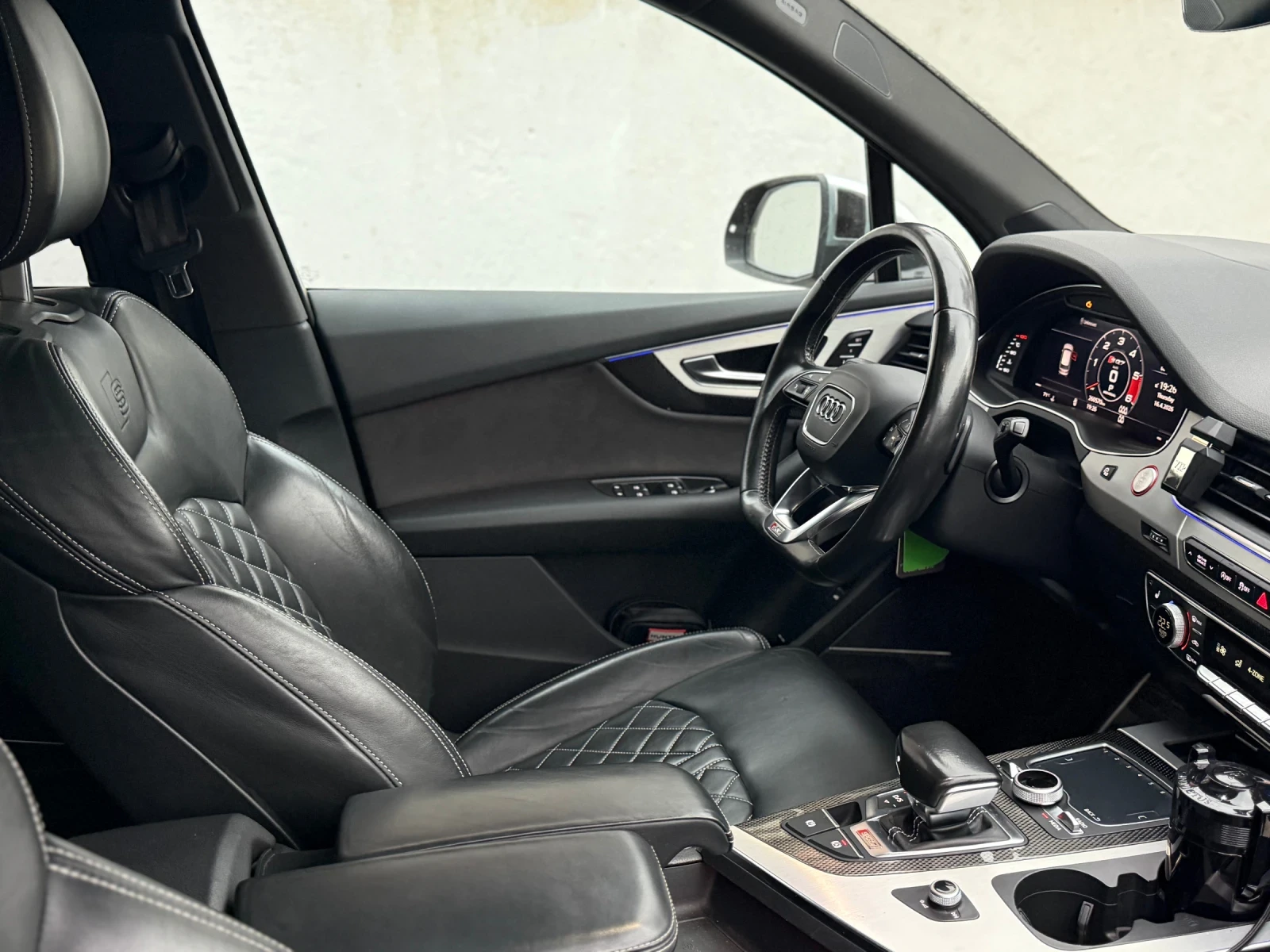 Audi SQ7 4.0 D. V8, снимка 8 - Автомобили и джипове - 54285194