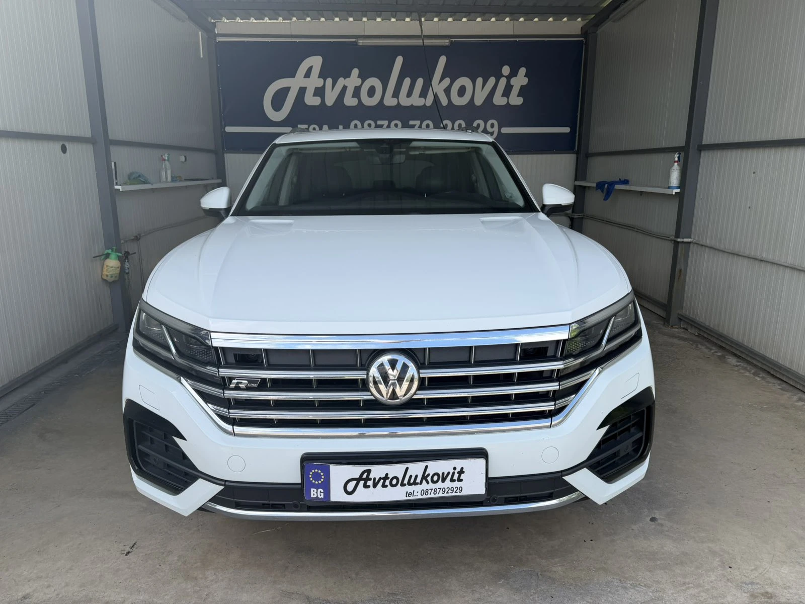 VW Touareg 3.0TDI R-Line, снимка 2 - Автомобили и джипове - 54854792