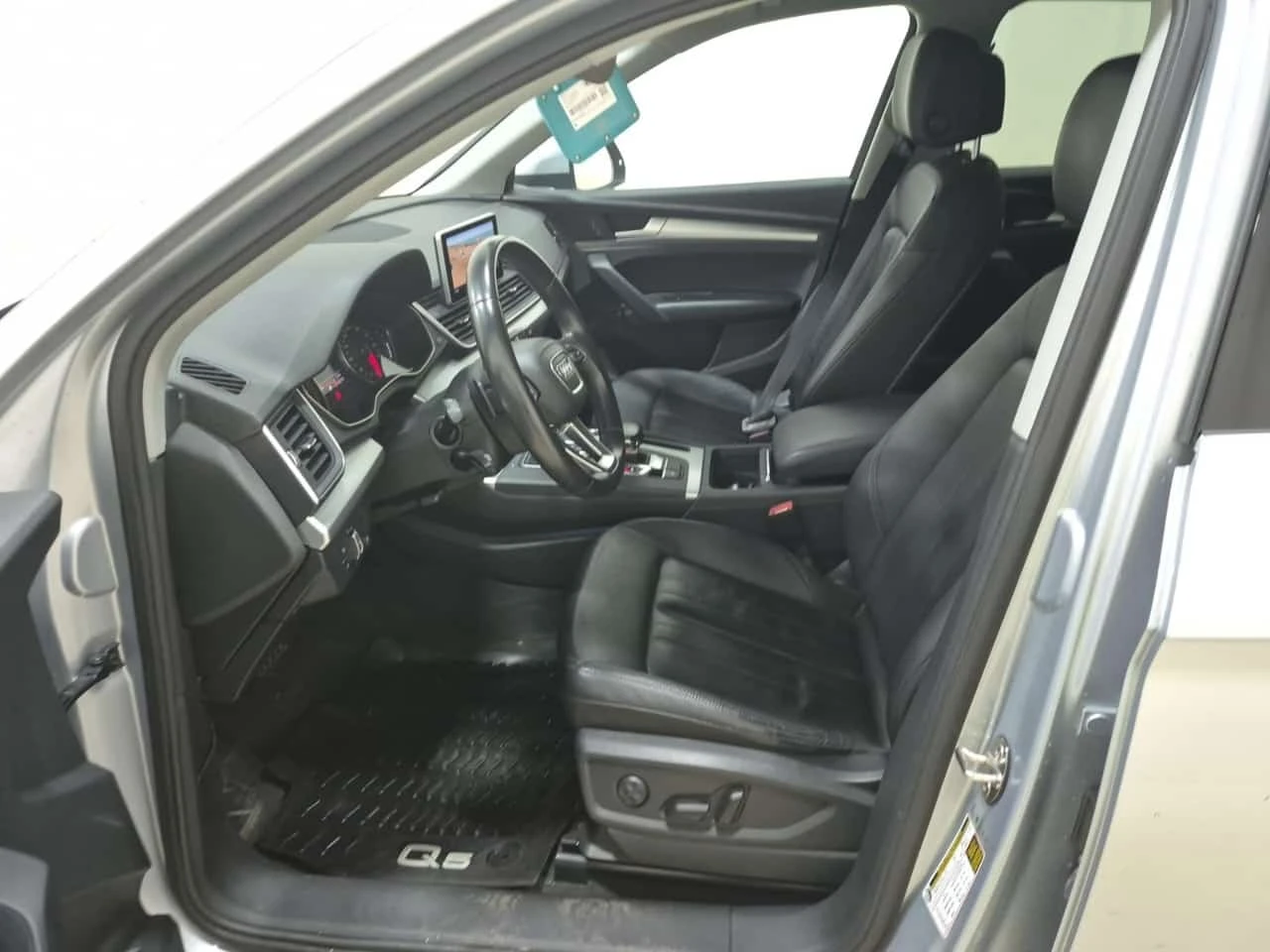 Audi Q5 * KOMFORT * CARFAX * ОПЦИЯ ЗА ФИНАНСИРАНЕ * , снимка 5 - Автомобили и джипове - 55785413