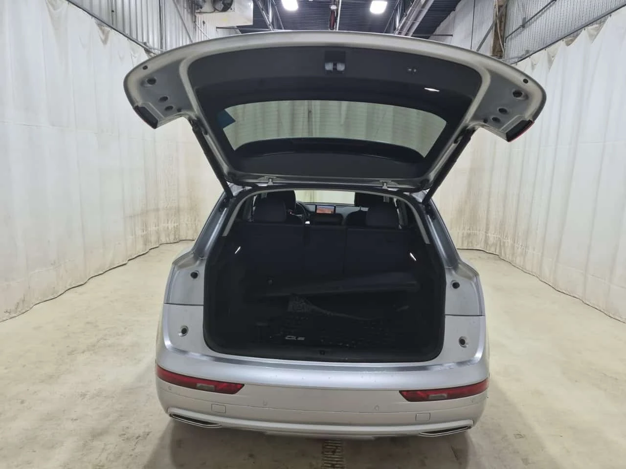 Audi Q5 * KOMFORT * CARFAX * ОПЦИЯ ЗА ФИНАНСИРАНЕ * , снимка 14 - Автомобили и джипове - 55785413