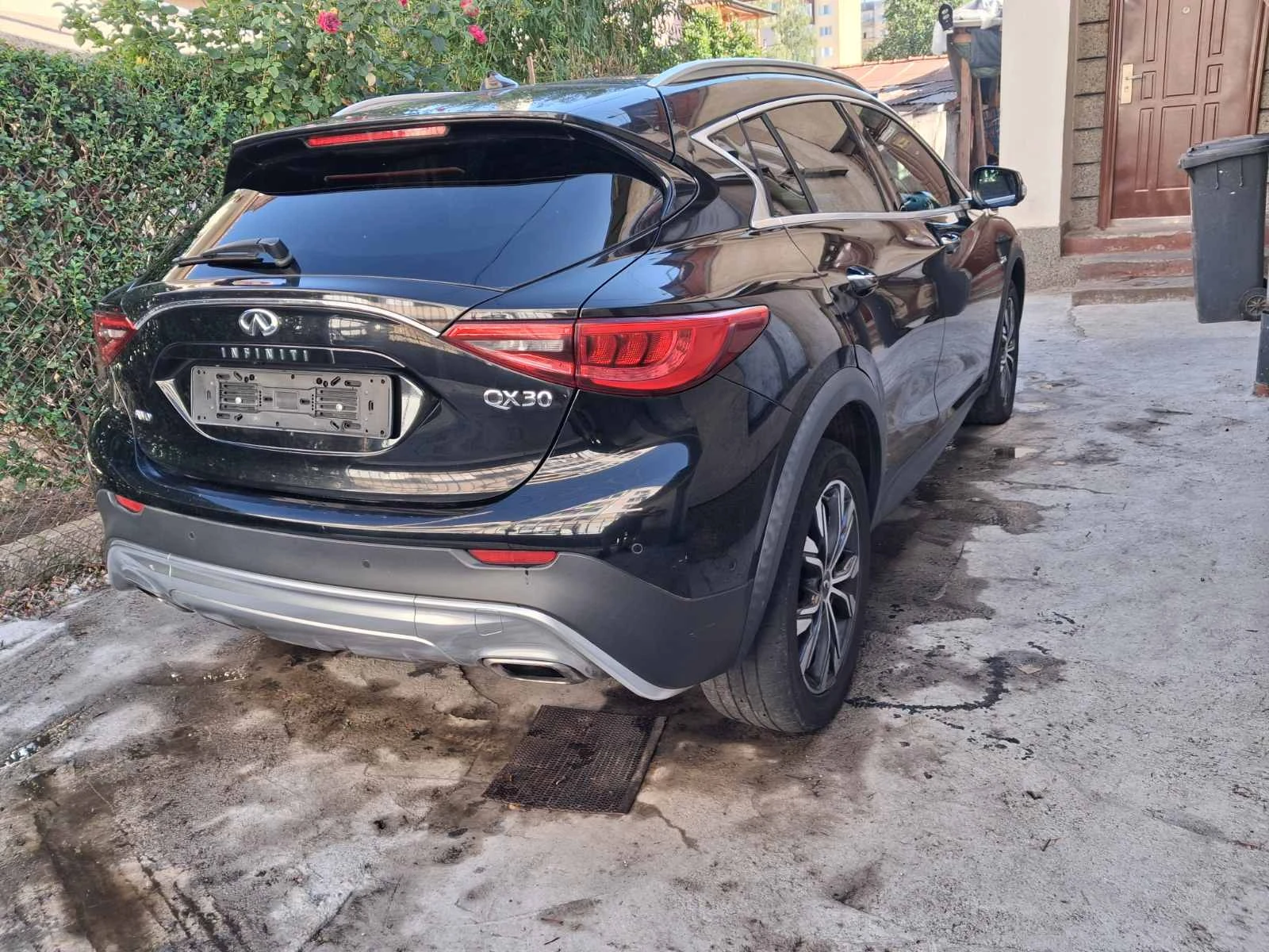 Infiniti QX30 PREMIUM , снимка 3 - Автомобили и джипове - 56037190