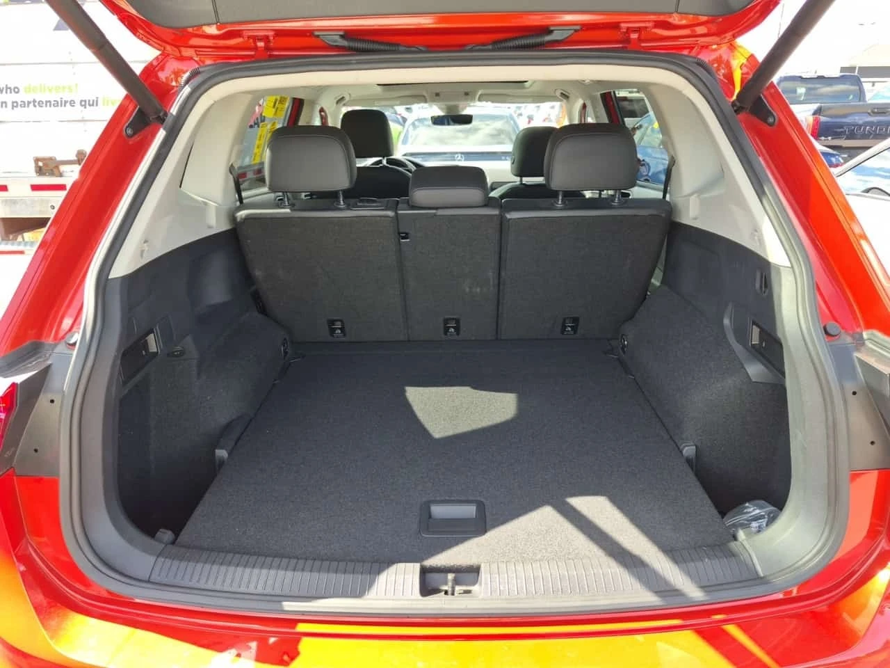 VW Tiguan / HIGHLINE / FULL DIGITAL / PANO / 2 KEYS, снимка 13 - Автомобили и джипове - 56213174
