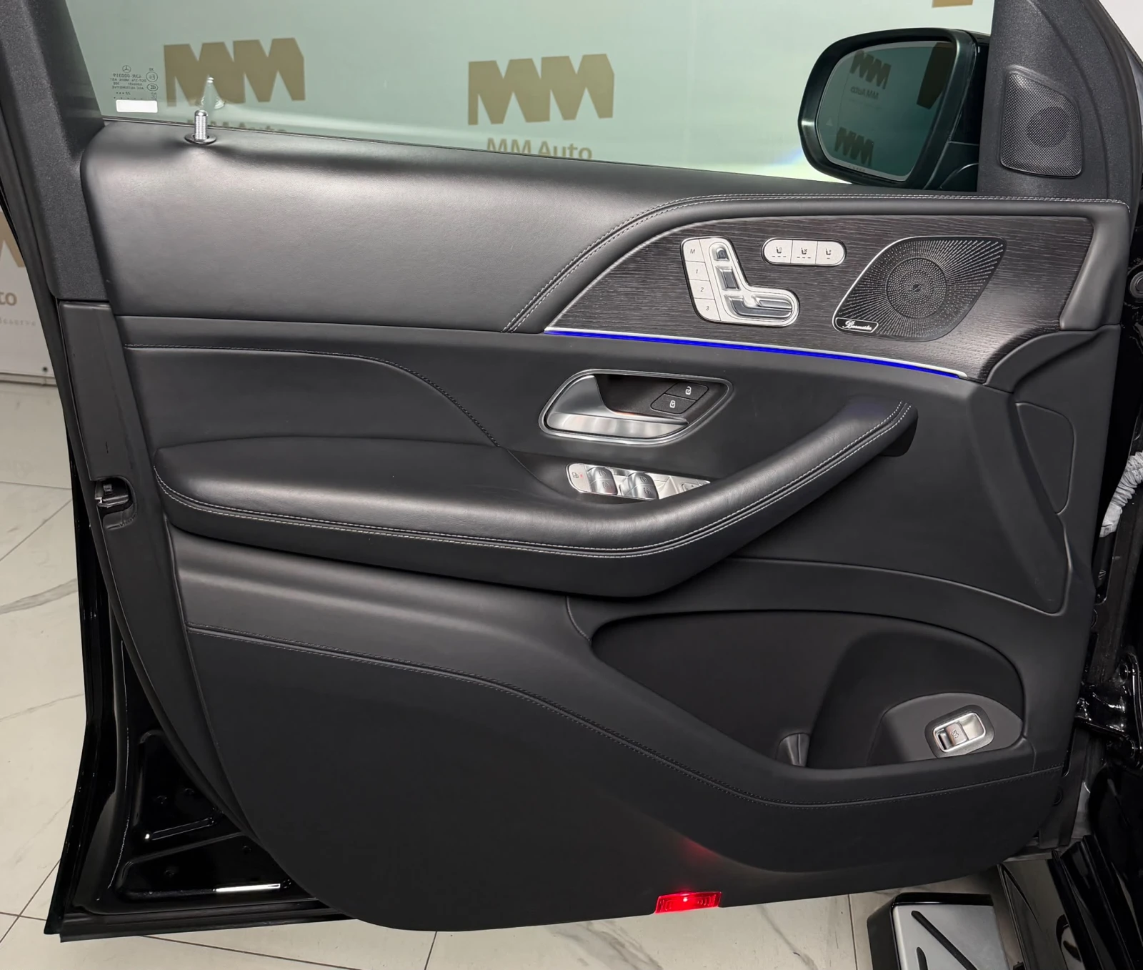 Mercedes-Benz GLS 600 Maybach-Brabus* Carbon* Pano* Burm* HuD, снимка 6 - Автомобили и джипове - 56213731