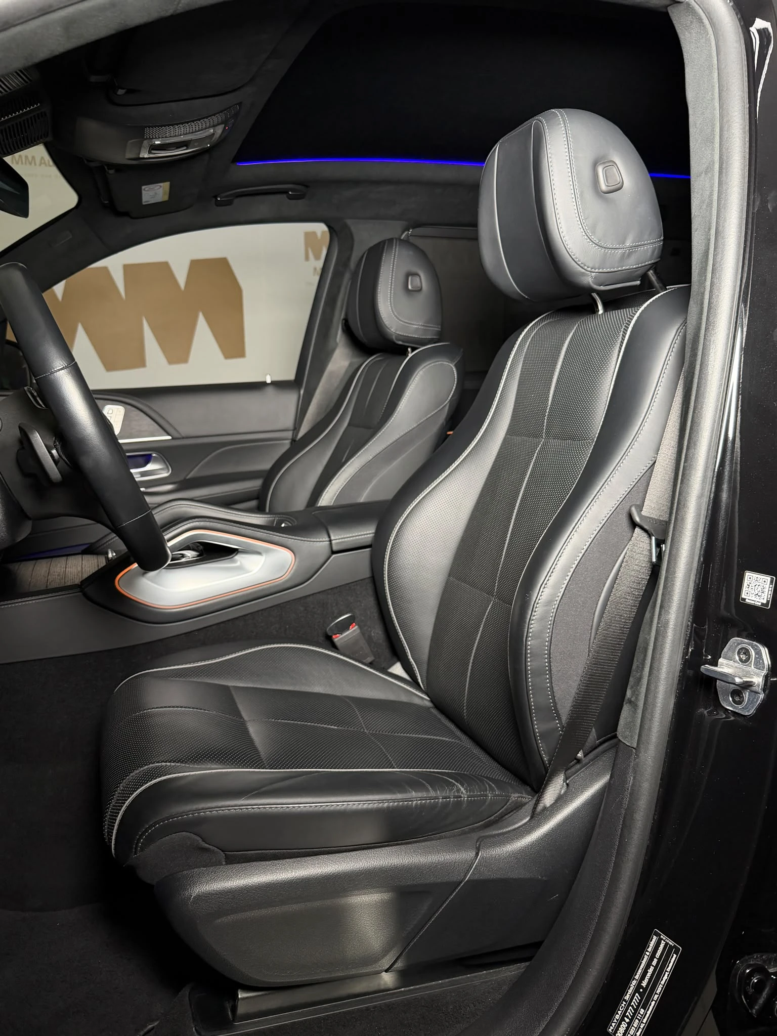 Mercedes-Benz GLS 600 Maybach-Brabus* Carbon* Pano* Burm* HuD, снимка 8 - Автомобили и джипове - 56213731