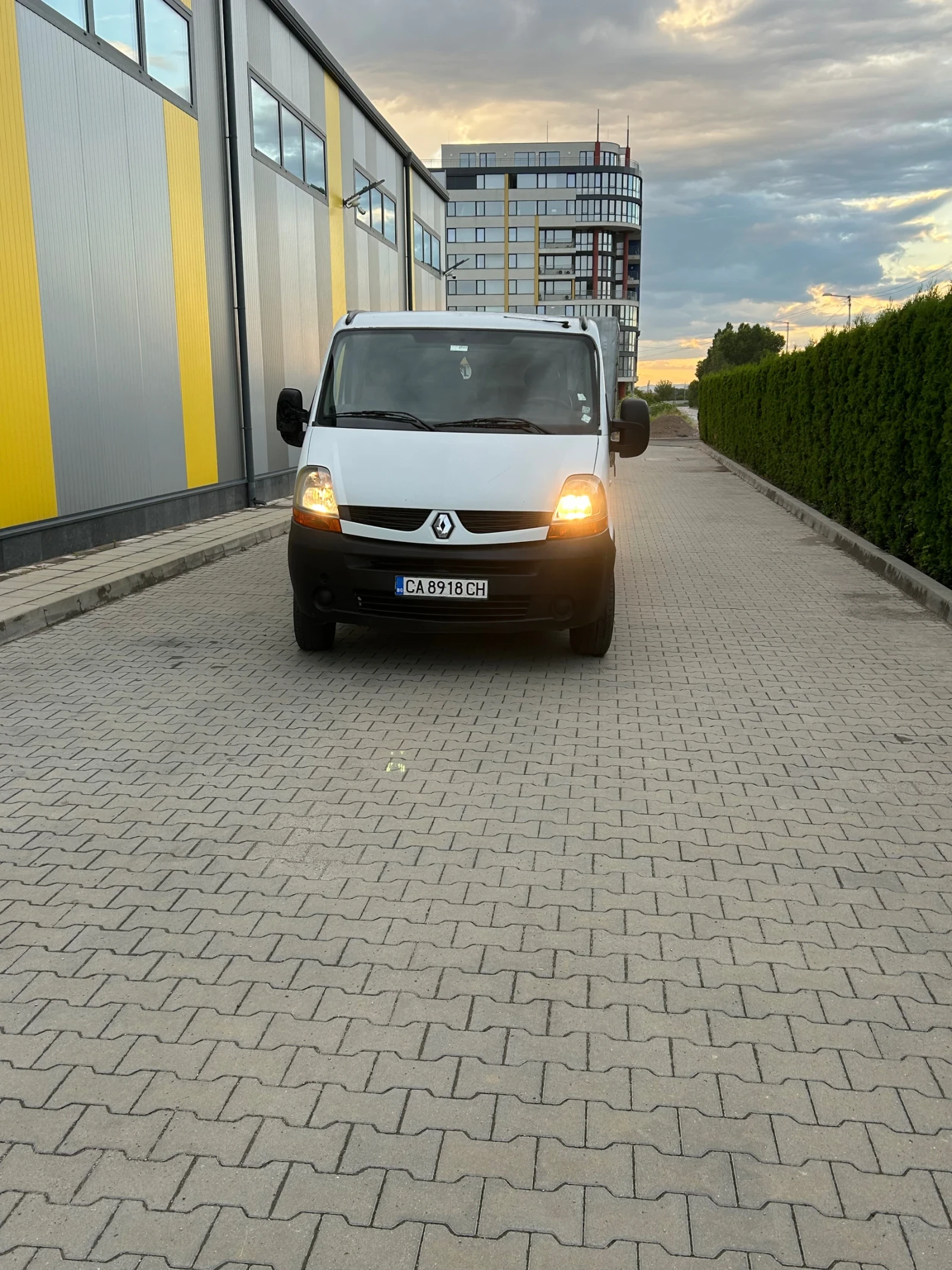 Renault Master 6+ 1 2.90 товарно помещение
