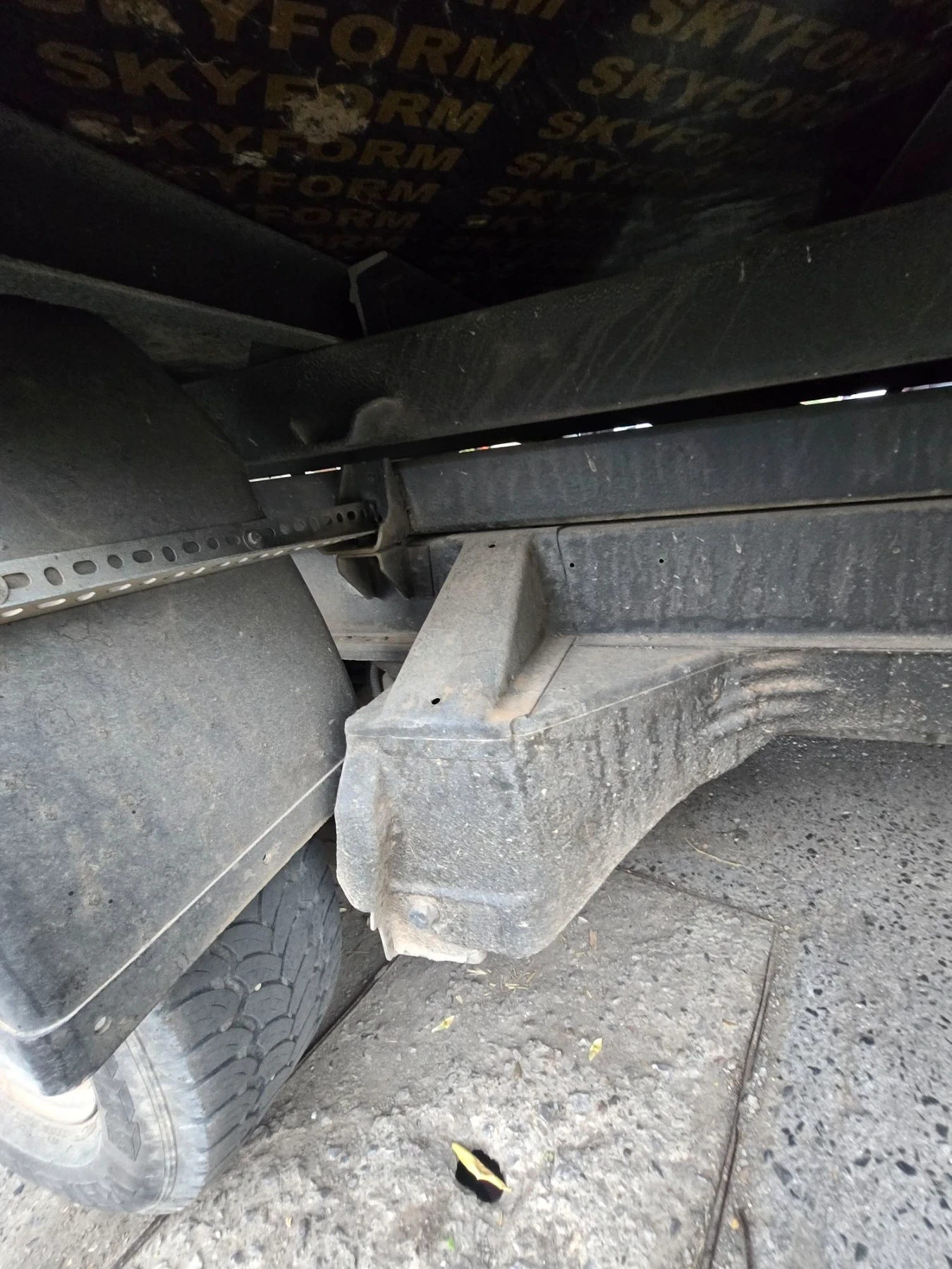 VW Transporter 2.5TDI  174�.�.  4�4  2004�. �������� | Mobile.bg � ����������� 11