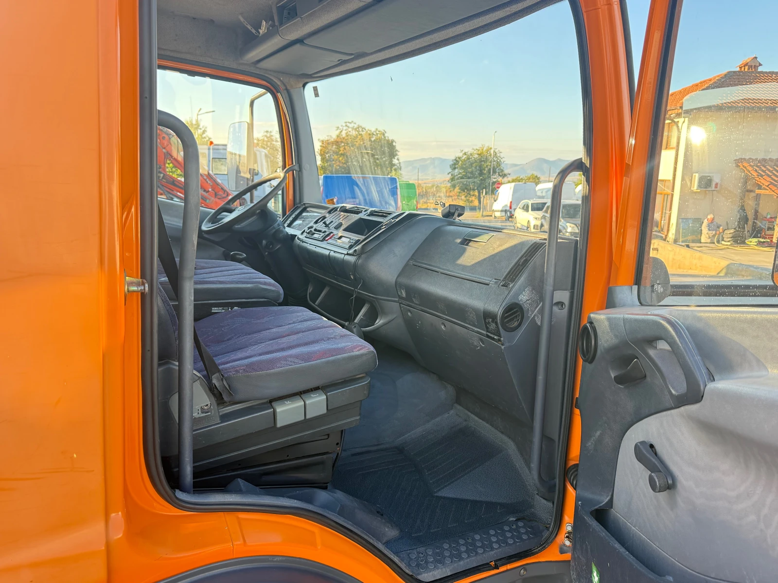 Mercedes-Benz Atego 815 САМОСВАЛ , 3 МЕСТЕН , ТОП , снимка 13 - Камиони - 56304290