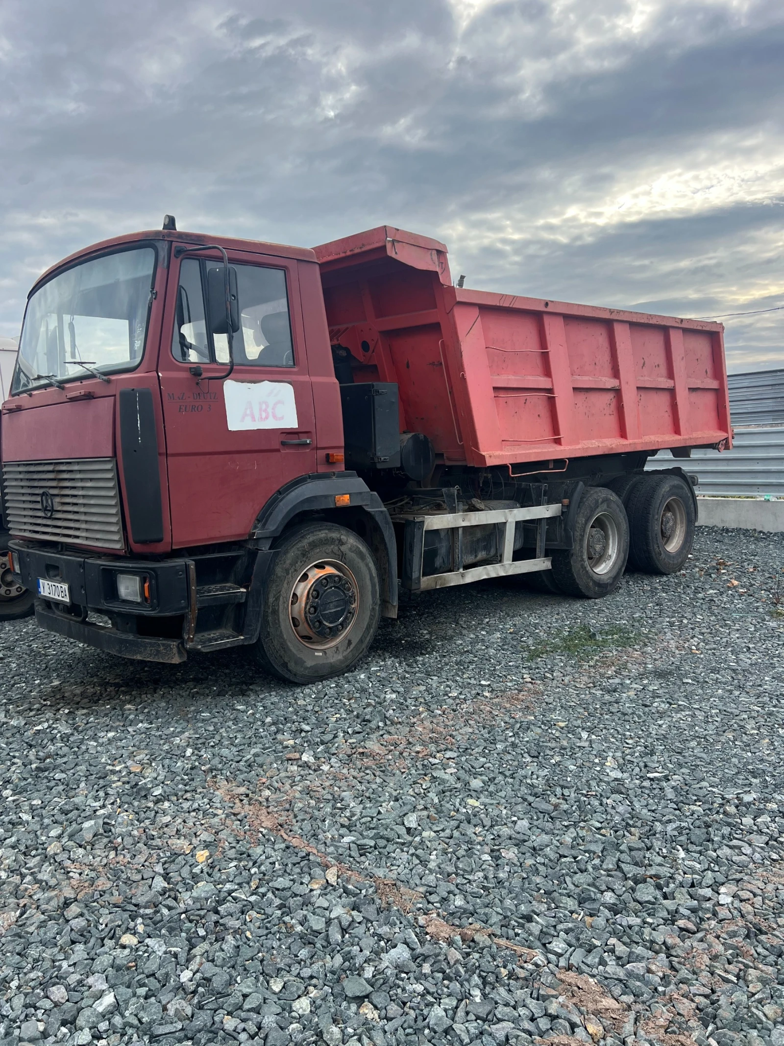 Maz 5551