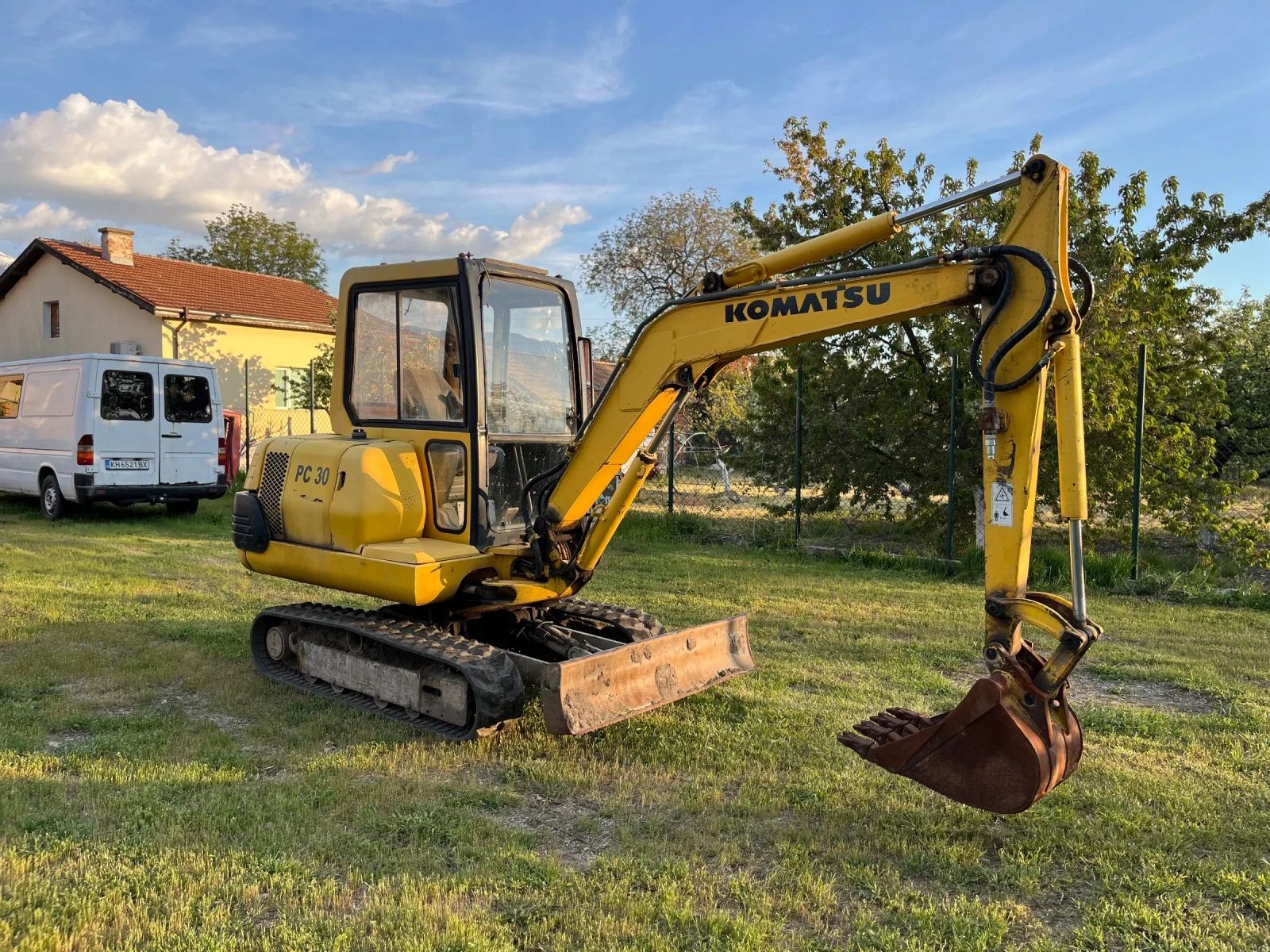 Багер Komatsu PC30-7