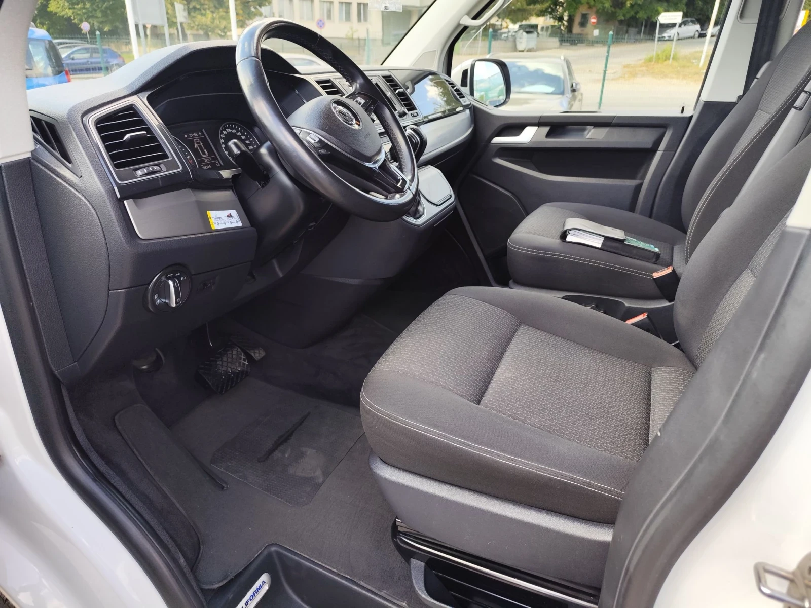 Кемпер VW California Beach 2.0 Швейцария, снимка 10 - Каравани и кемпери - 56216632