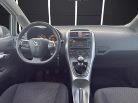 Toyota Auris 2.0 D4D 126кс, снимка 10