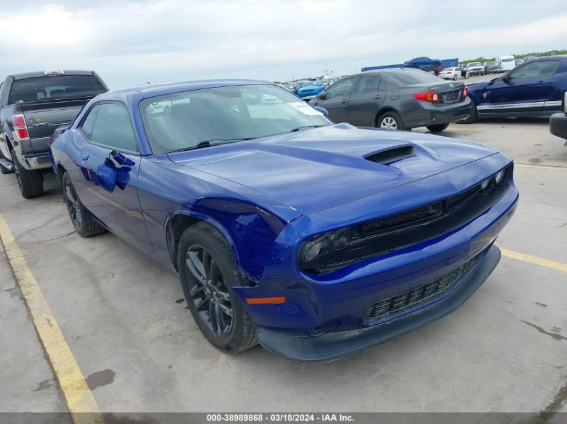 Dodge Challenger 3.6L V-6 DOHC, VVT, 305HP All Wheel Drive, снимка 1 - Автомобили и джипове - 48257635