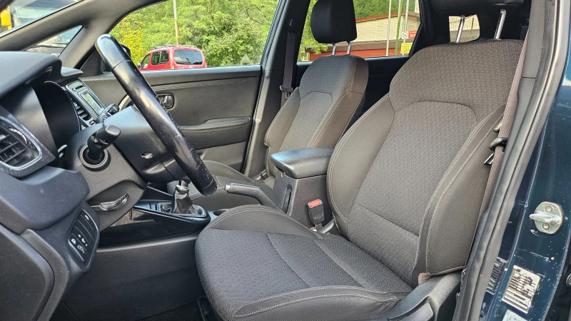 Kia Carens 1.7 CRDI FACELIFT/NAVIG/7mesta/2018g, снимка 11 - Автомобили и джипове - 51749165