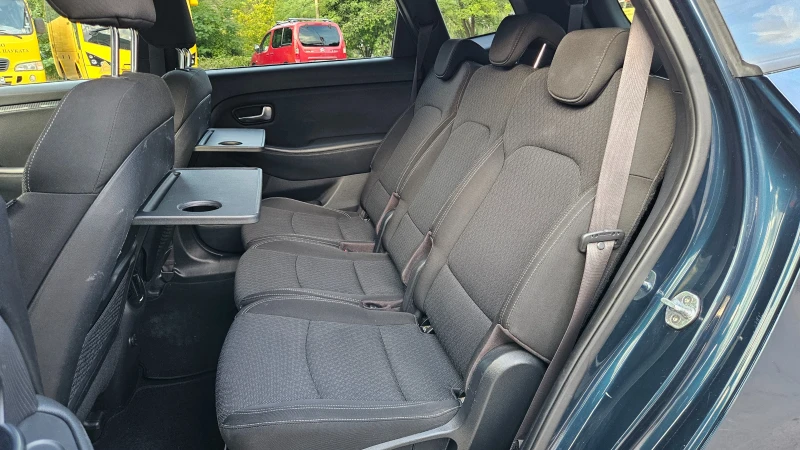 Kia Carens 1.7 CRDI FACELIFT/NAVIG/7mesta/2018g, снимка 13 - Автомобили и джипове - 51749165