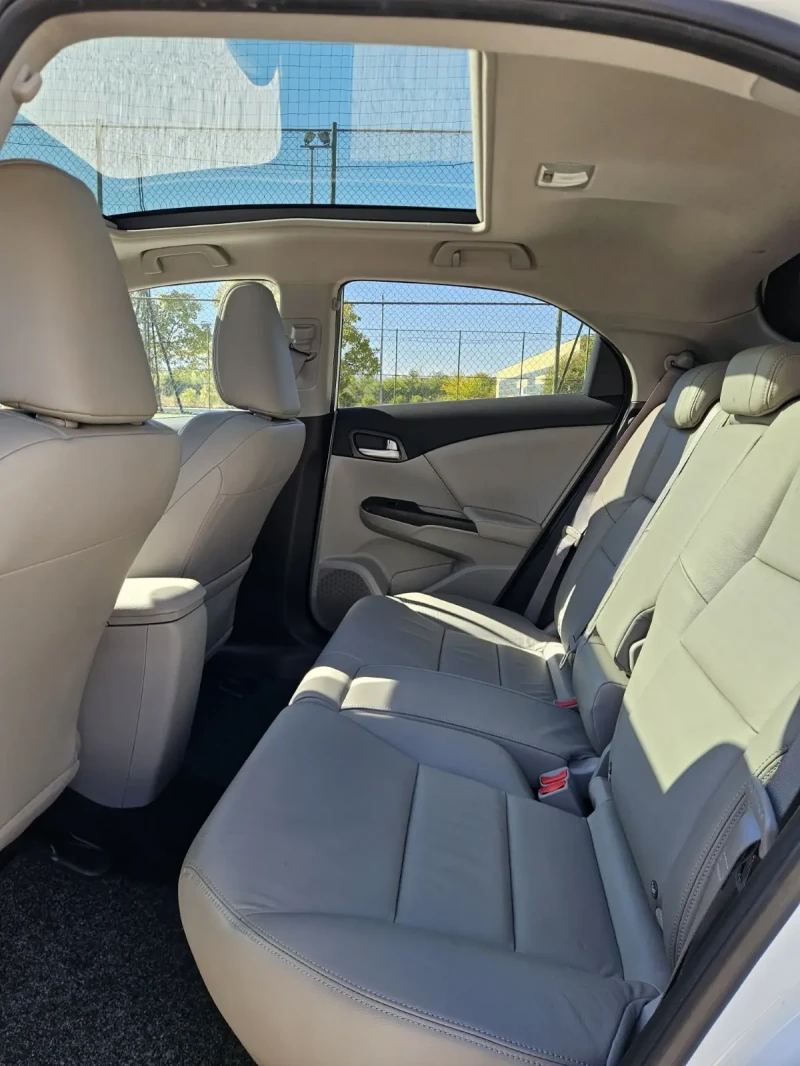 Honda Civic 1.8i-VTEC Keyless NAVI Panorama, снимка 13 - Автомобили и джипове - 52143545