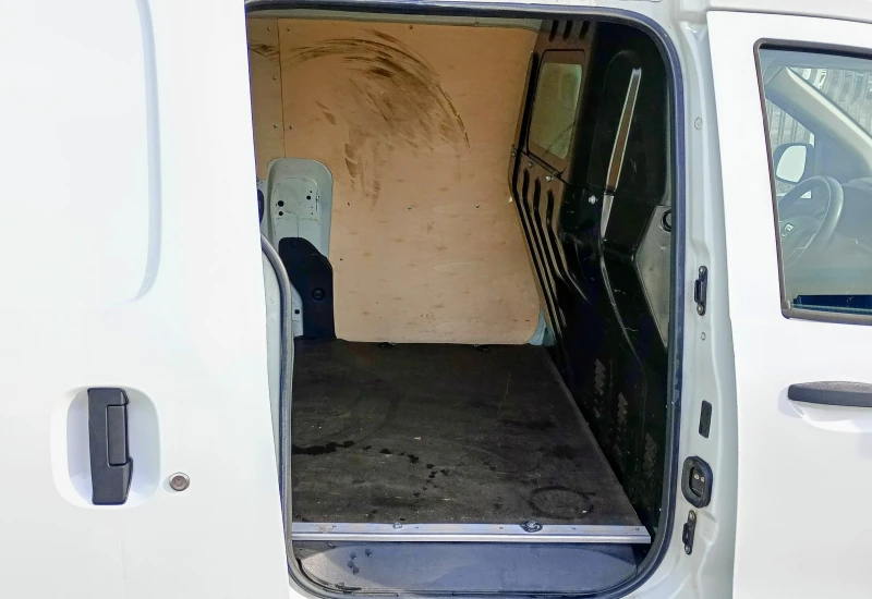 Dacia Dokker 1.5 dCi, снимка 7 - Автомобили и джипове - 52646393