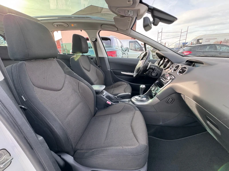 Peugeot 308 1.6hdi 112kc Facelift* Panorama* Pdc* Cruise contr, снимка 14 - Автомобили и джипове - 52741353
