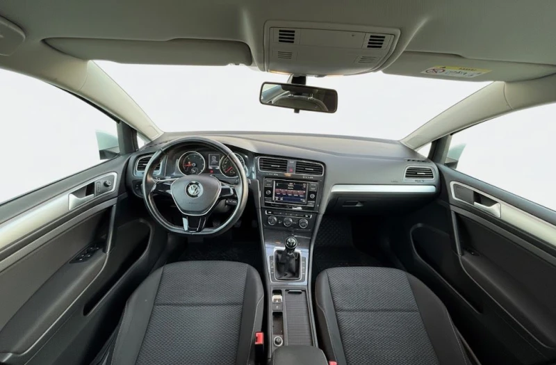VW Golf VII 1.6 TDI, снимка 8 - Автомобили и джипове - 52810929