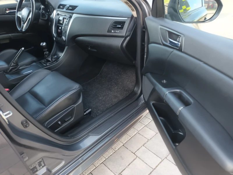 Suzuki Kizashi 2.4 GL INDIVIDUAL, снимка 11 - Автомобили и джипове - 52859205
