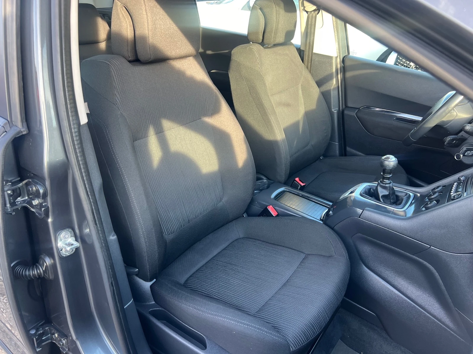 Peugeot 5008 1.6HDI | Mobile.bg — изображение 13