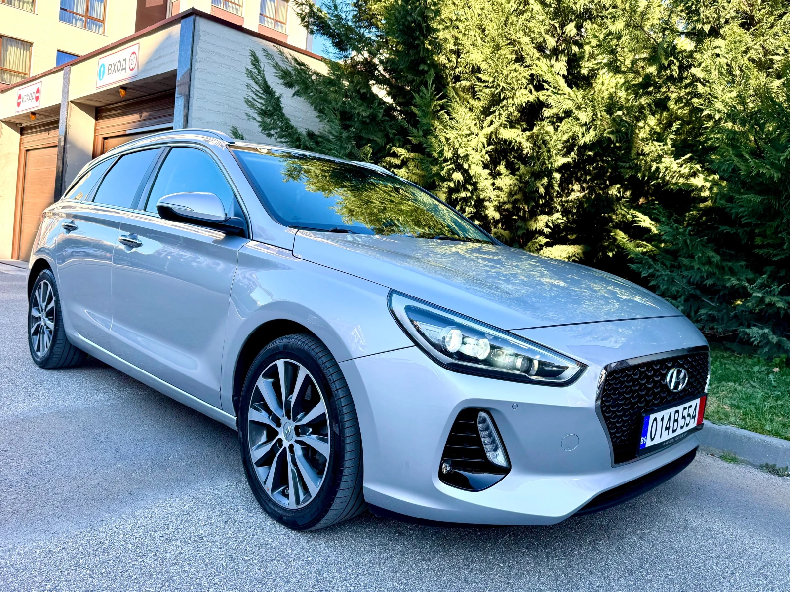 Hyundai I30 1.6CRDI NAVI CAR PLAY KAMERA KOJA LED KEYLESS-GO - изображение 3