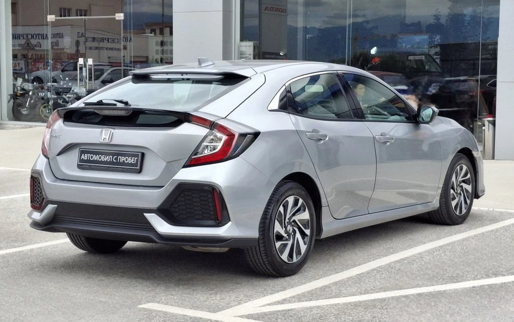 Honda Civic 1.0 VTEC Comfort Turbo MT - изображение 6