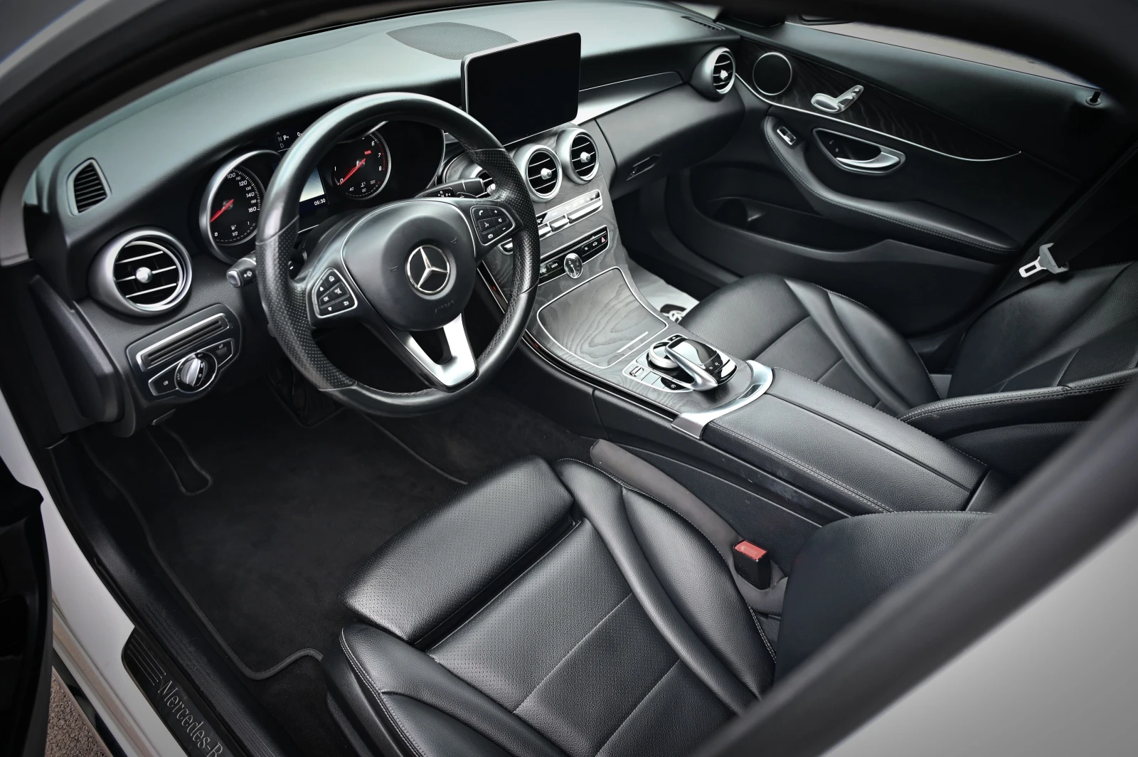 Mercedes-Benz C 300 Distronic/Camera - изображение 9
