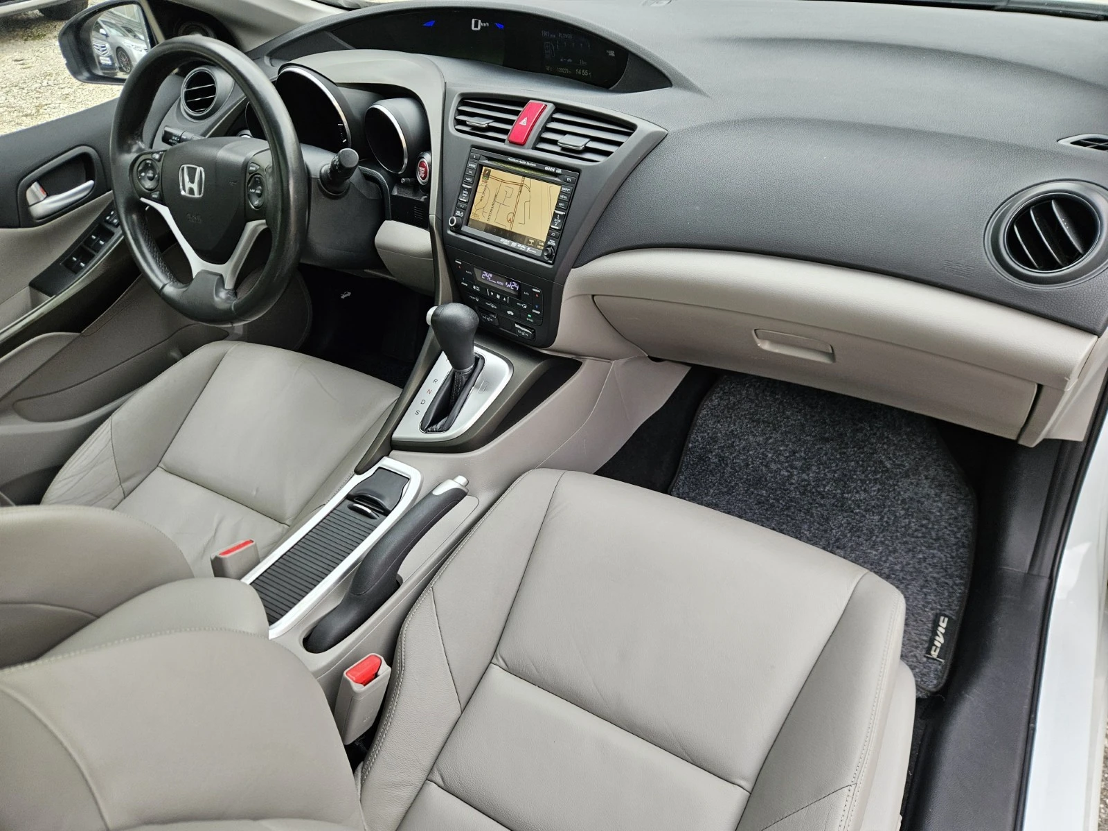 Honda Civic 1.8i-VTEC Keyless NAVI Panorama | Mobile.bg   15