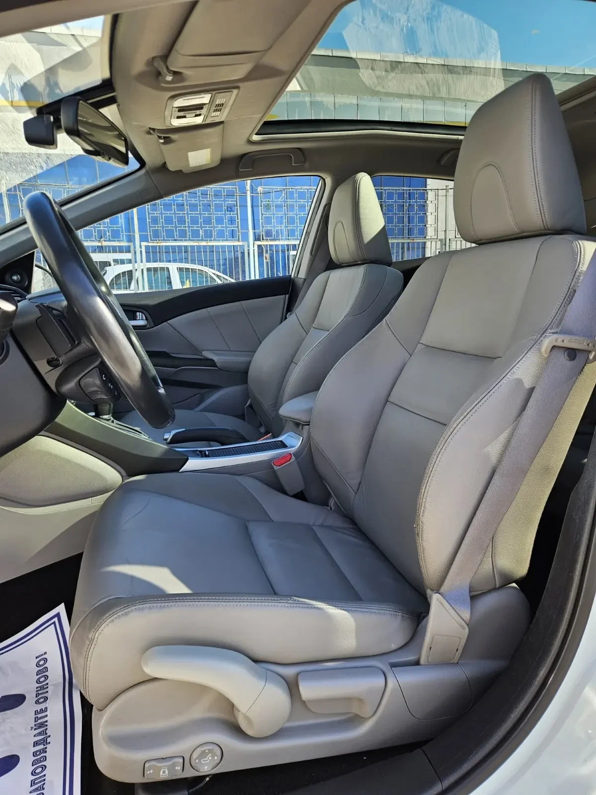 Honda Civic 1.8i-VTEC Keyless NAVI Panorama - изображение 10