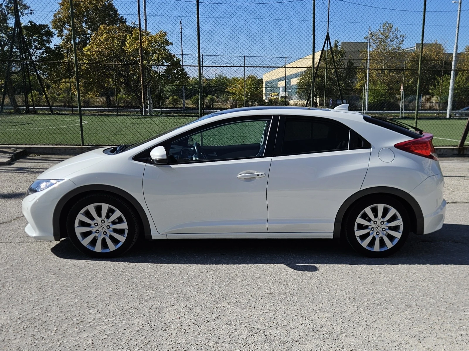 Honda Civic 1.8i-VTEC Keyless NAVI Panorama - изображение 8